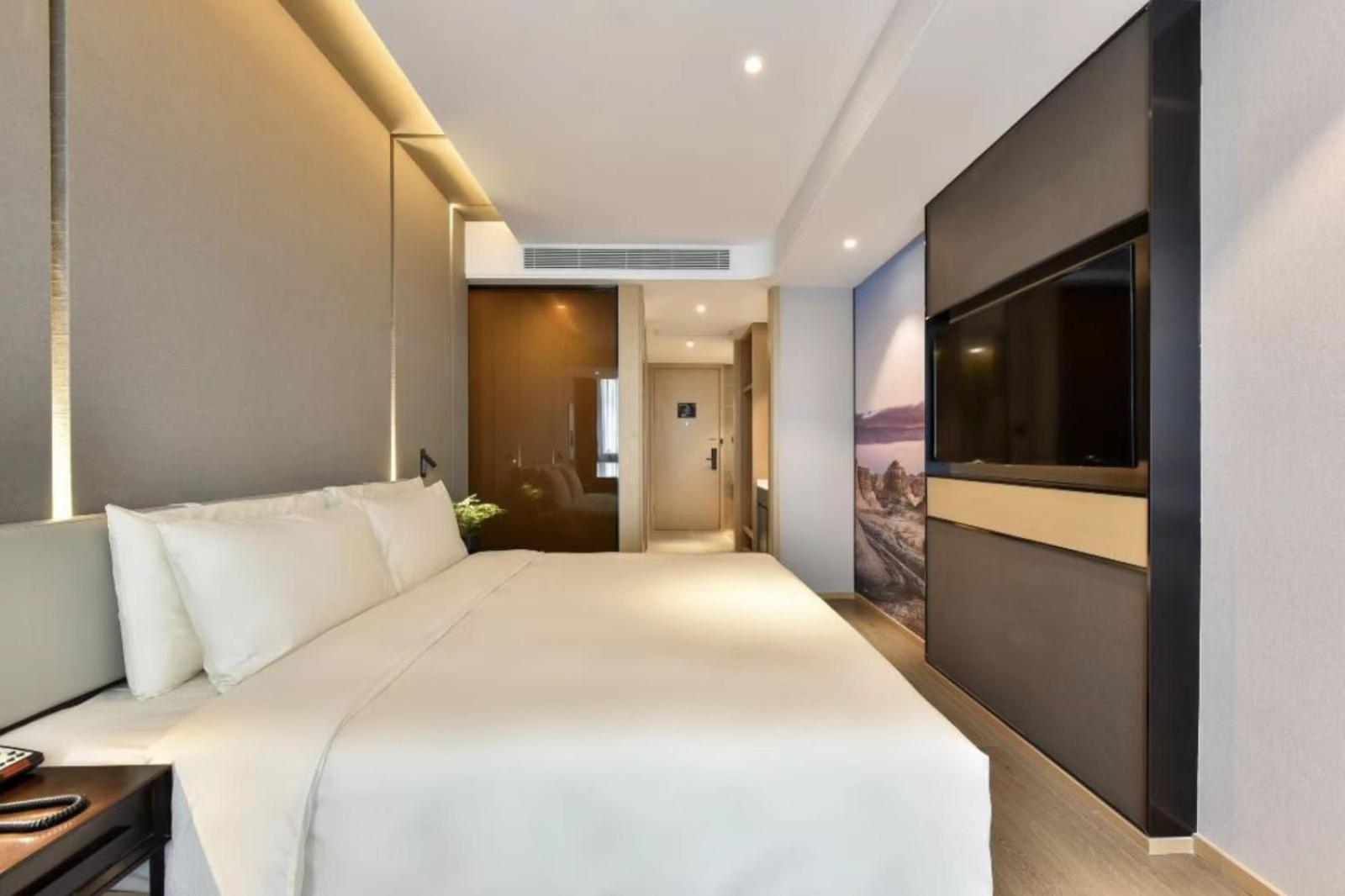 Executive King Room,1705192972:JPEG