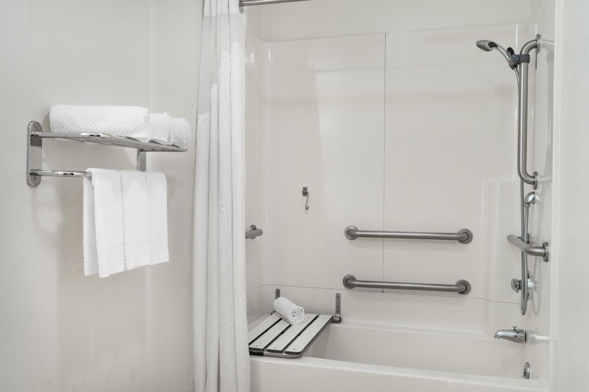 Queen Room with Two Queen Beds - Disability Access
