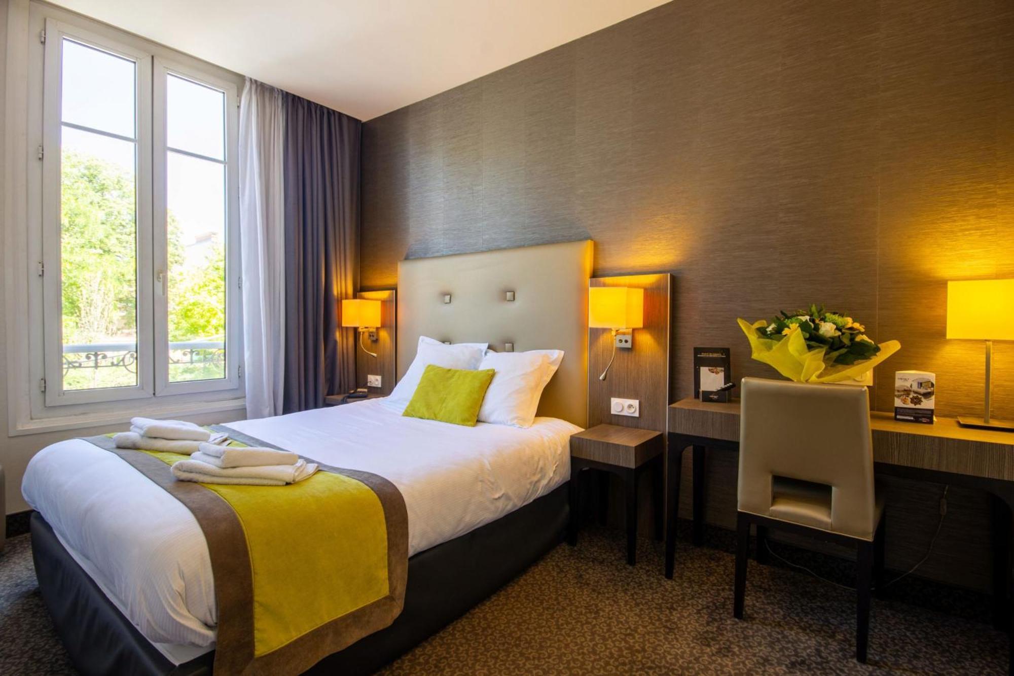Chambre double supérieure climatisée