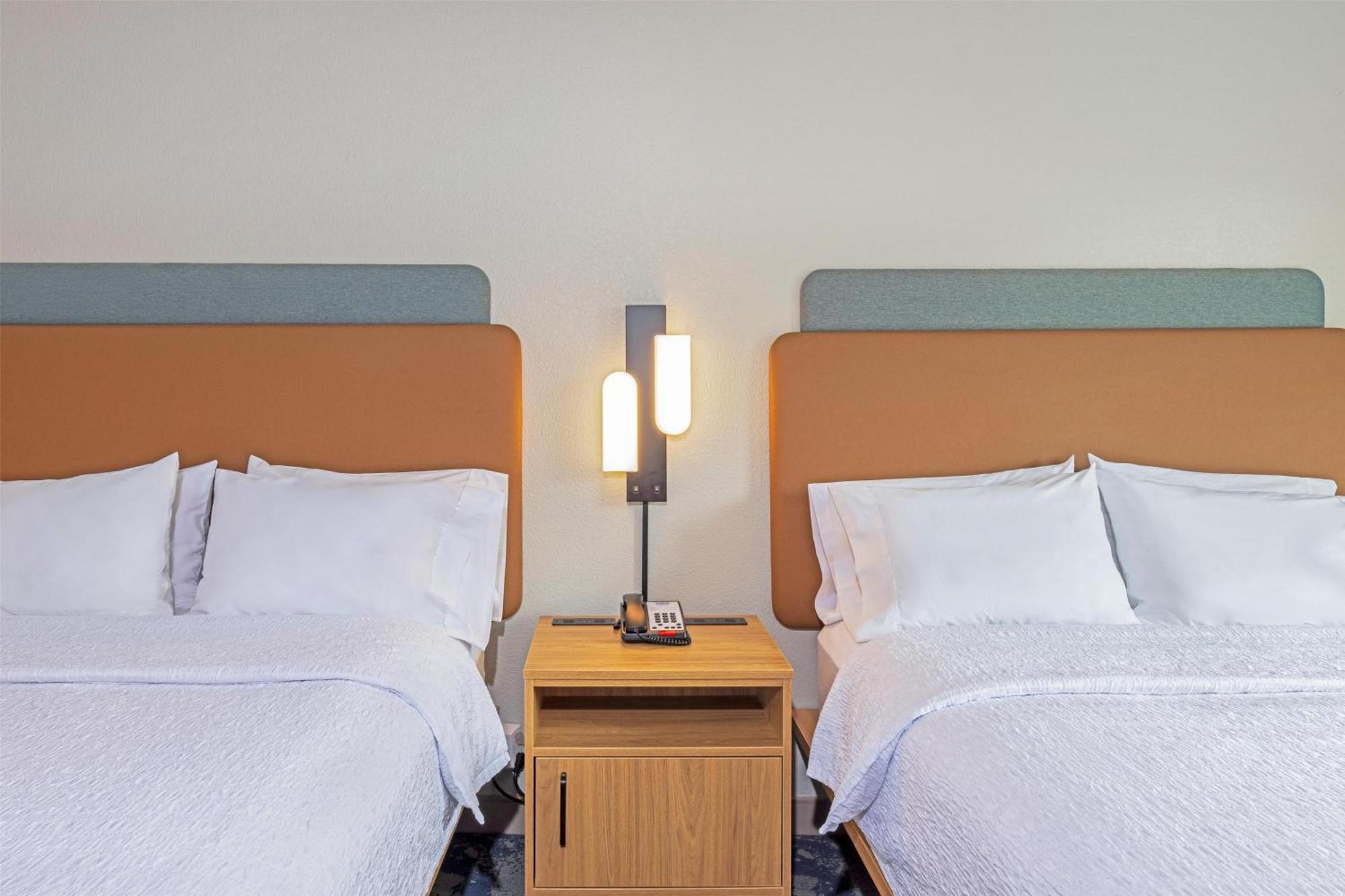 Room with Two Queen Beds - Non-Smoking