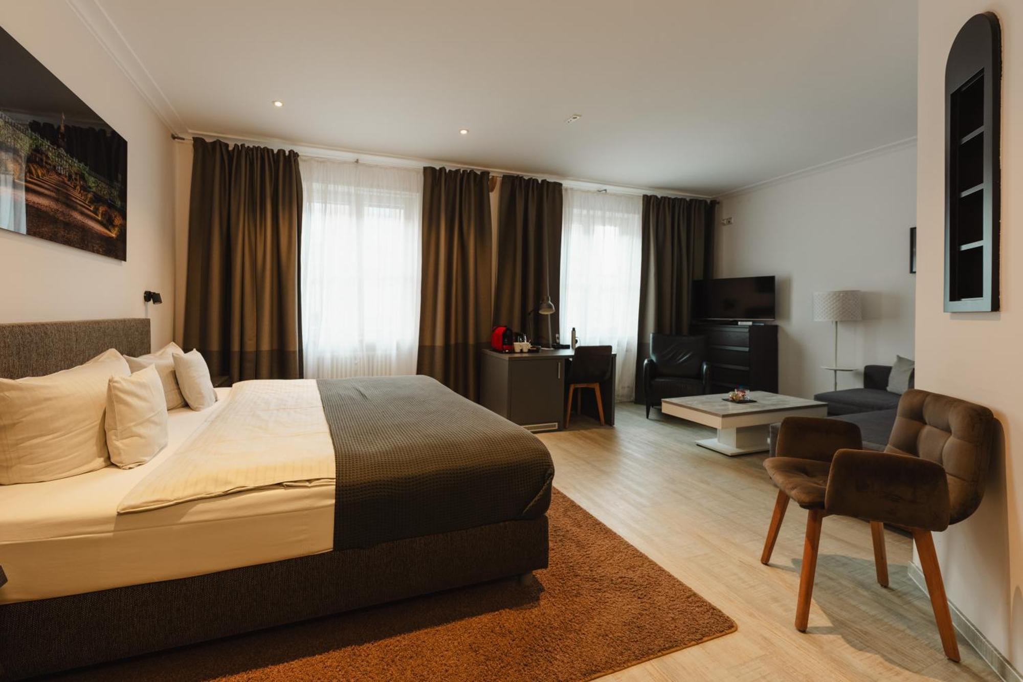 Junior Suite,1705588679:JPEG