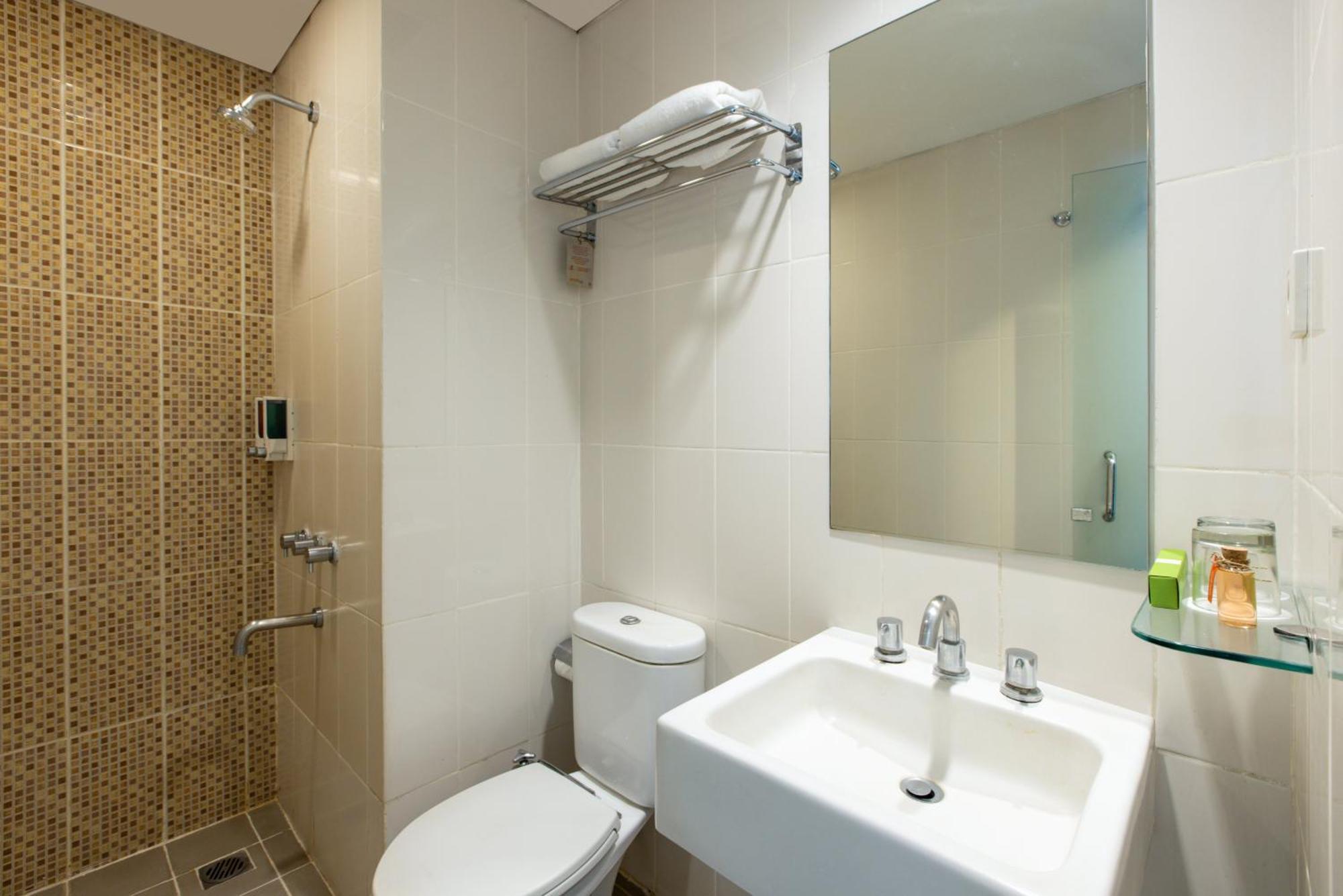 Smart Queen Room