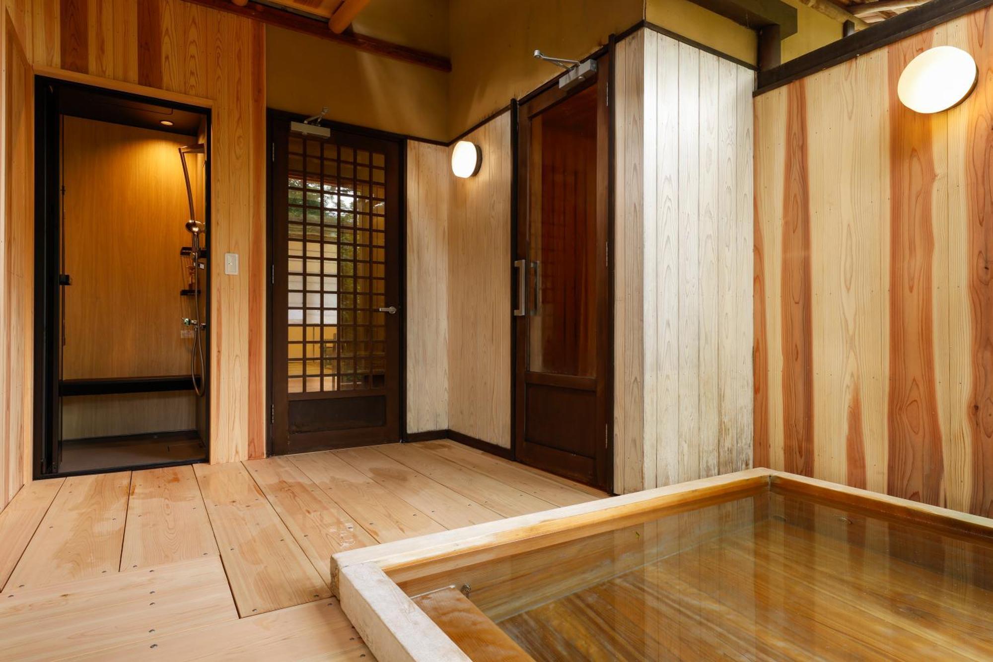 Japanese-Style Large Room Open Air Bath