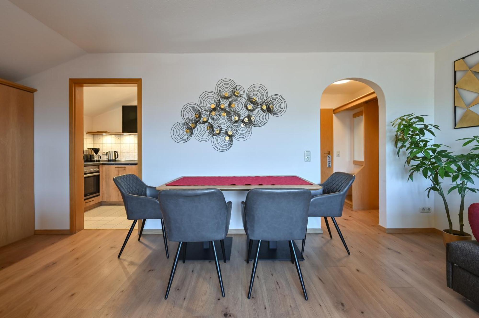 Apartment mit Aussicht und Balkon