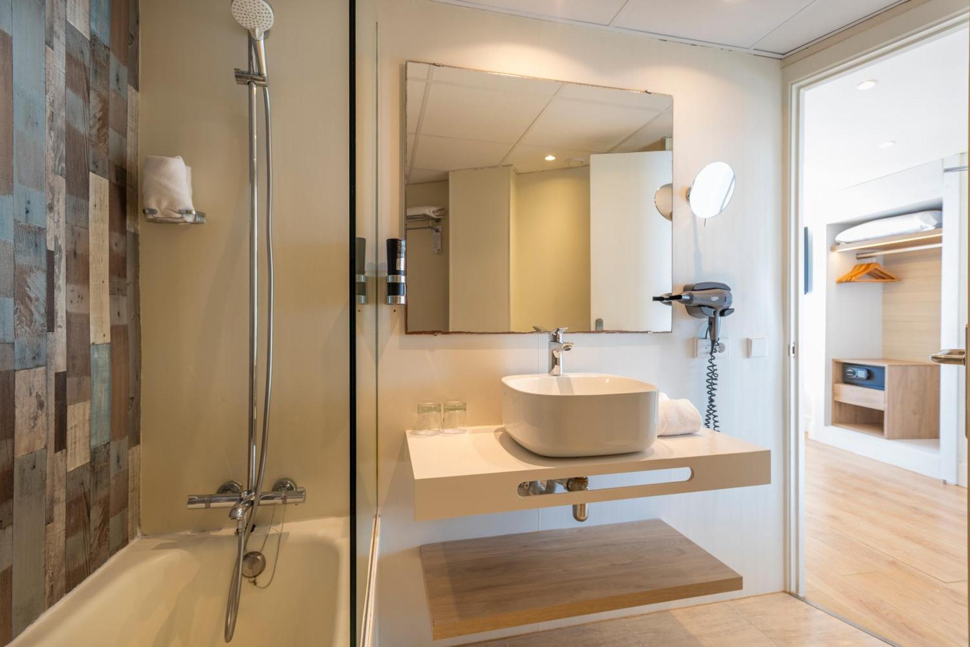 Deluxe Triple Room Sea View