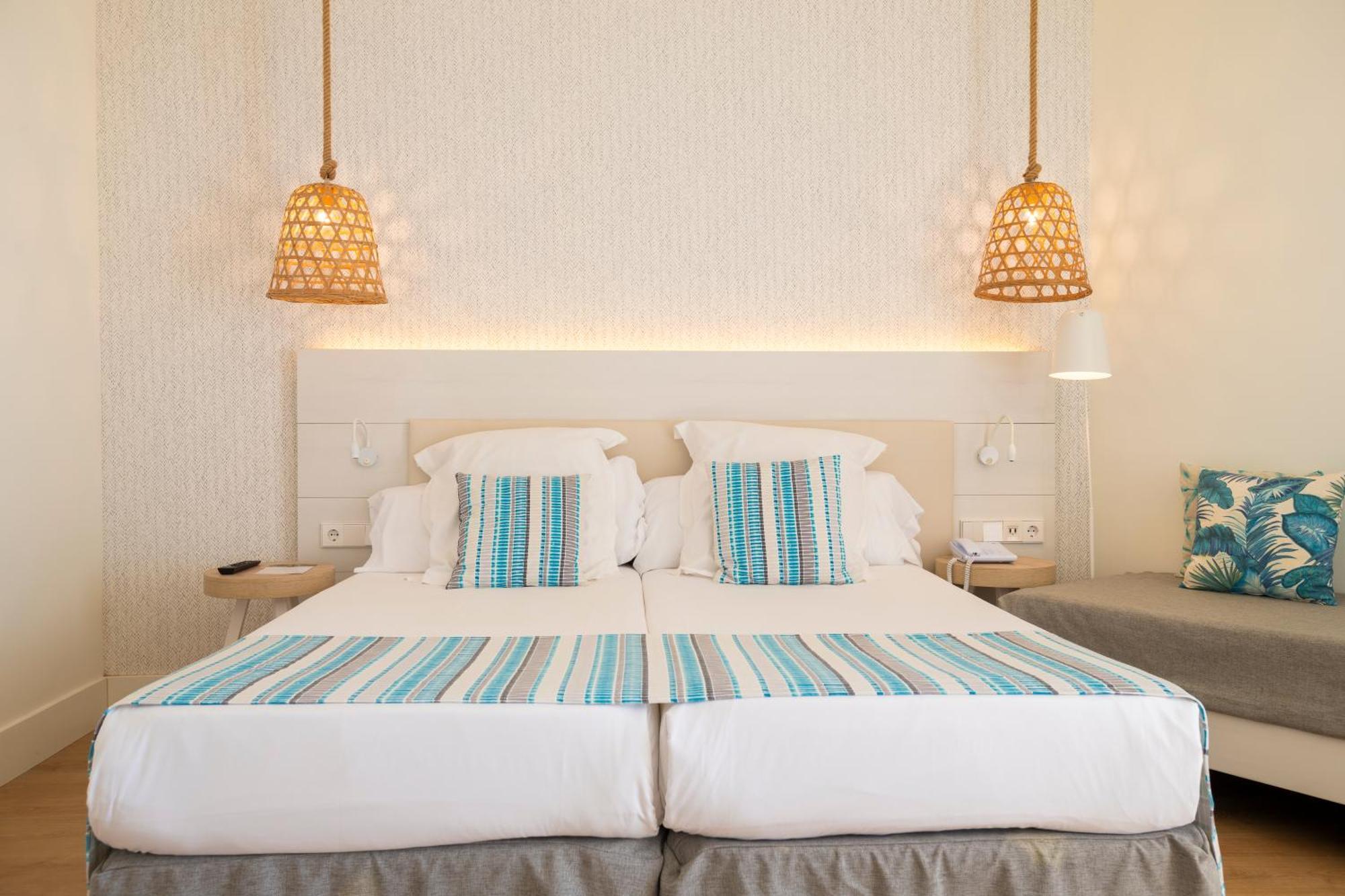 Deluxe Triple Room Sea View