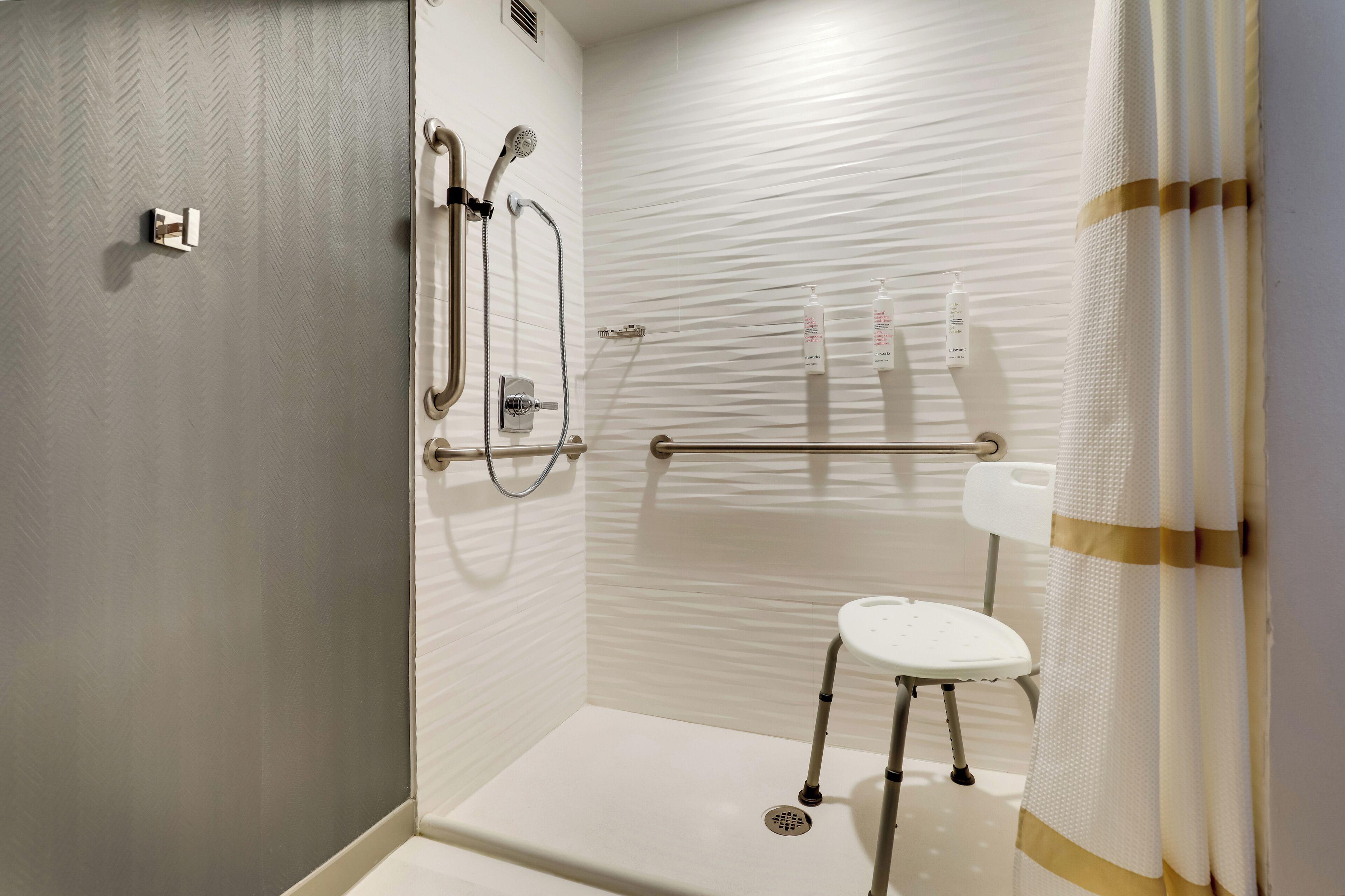 King Room Adapted Tub Mobility Accessible