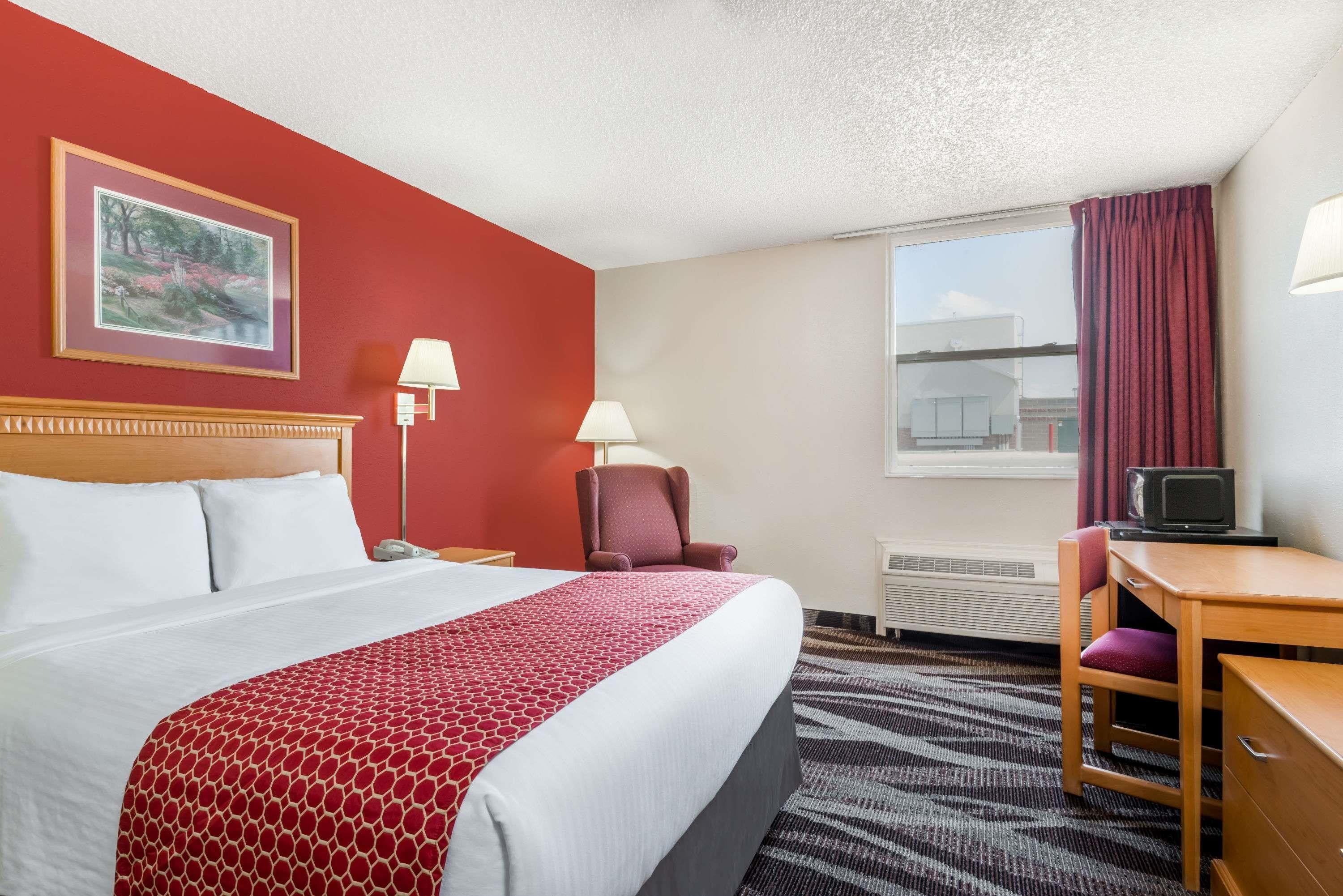 Queen Room - Disability Access/Non-Smoking