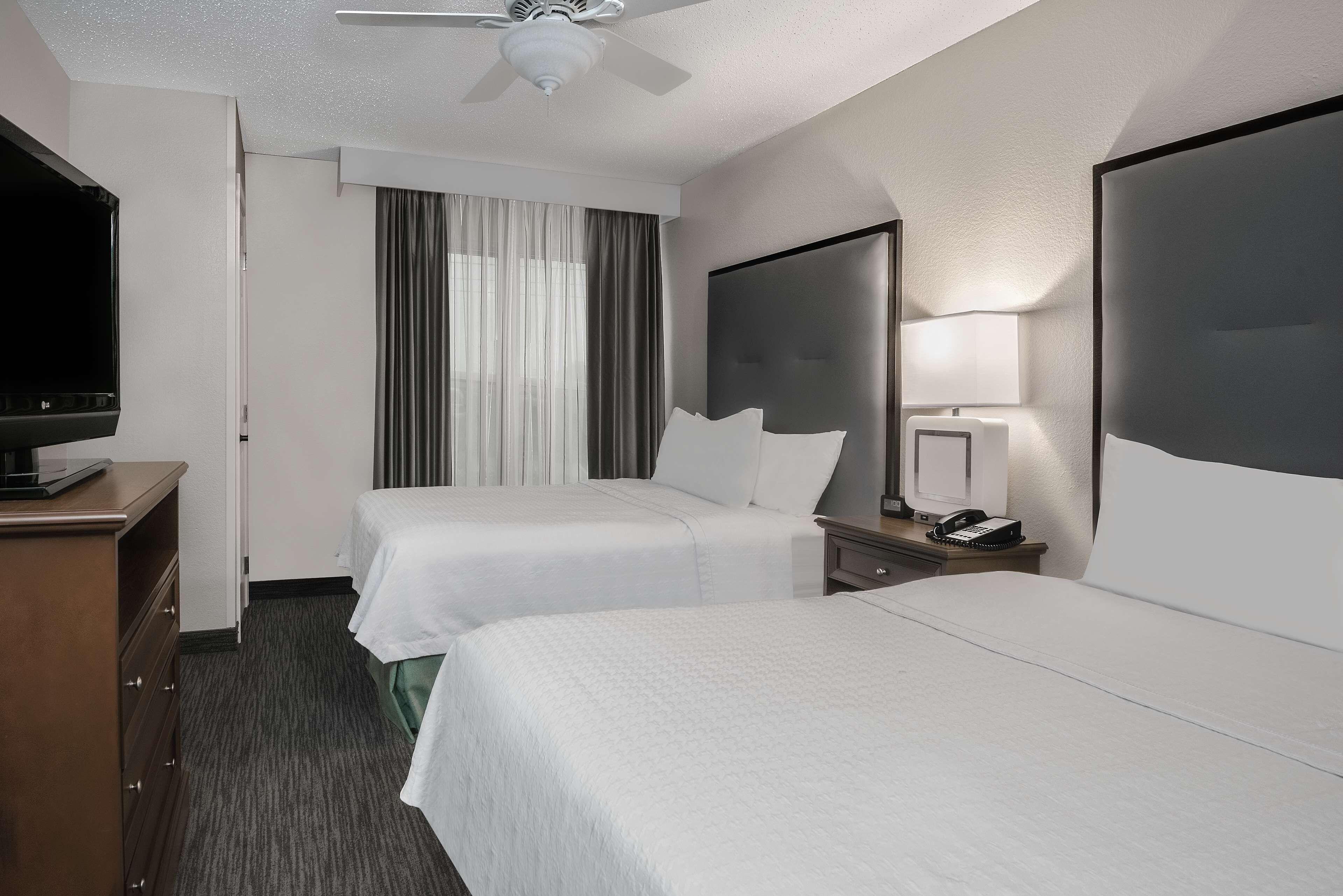 Two-Bedroom Suite One King Two Double Beds Non-Smoking