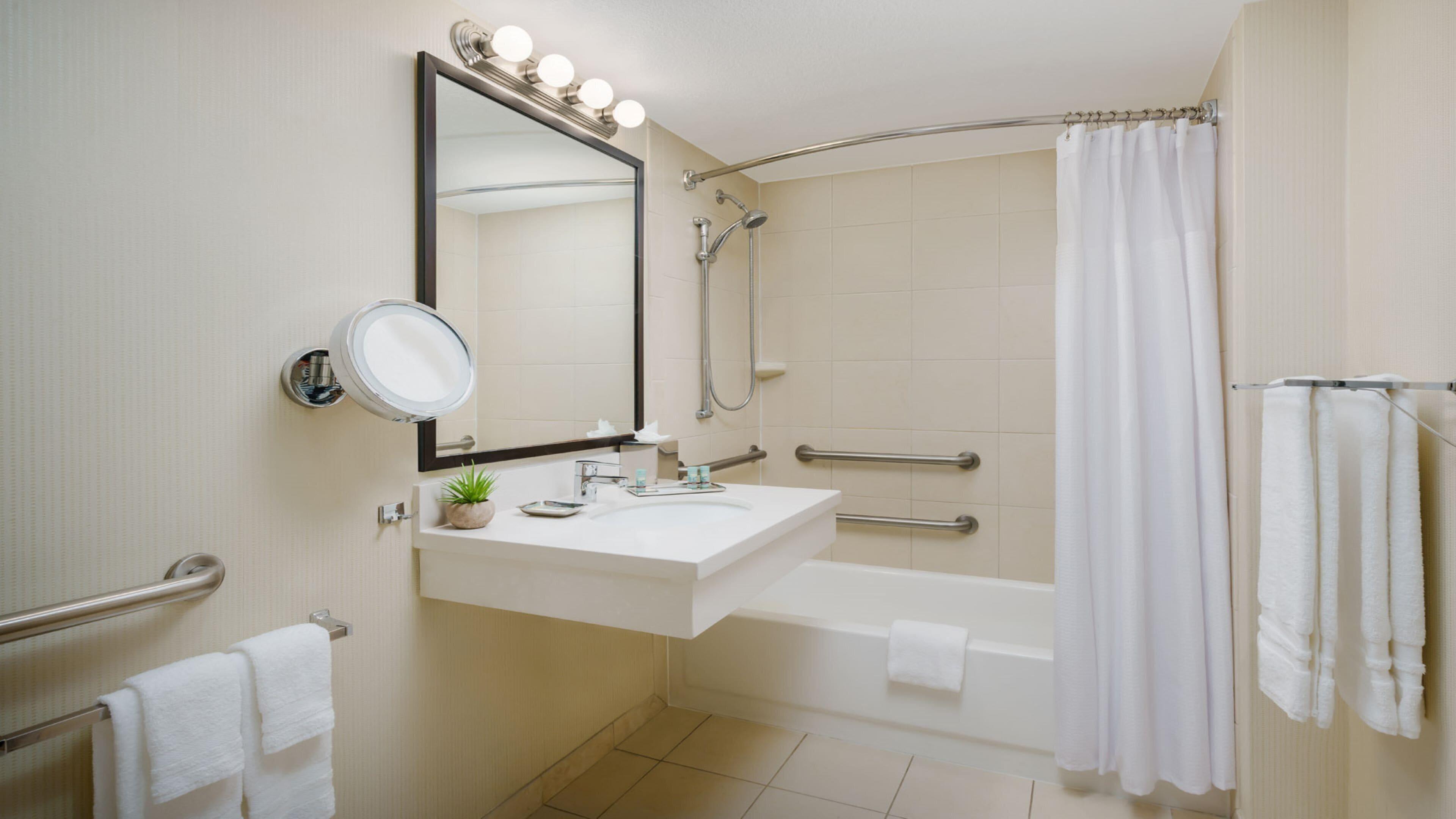 Double Room Mobility Accessible Tub Non-Smoking