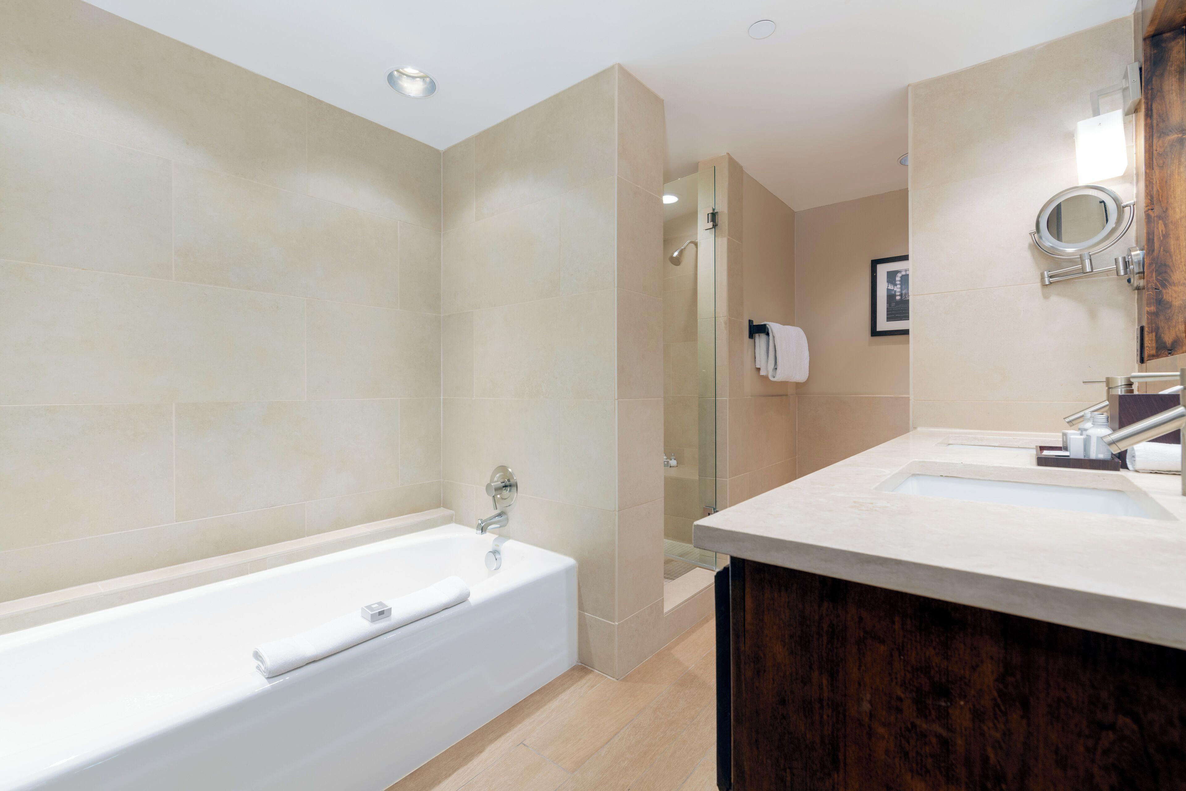 King Suite Mountain View