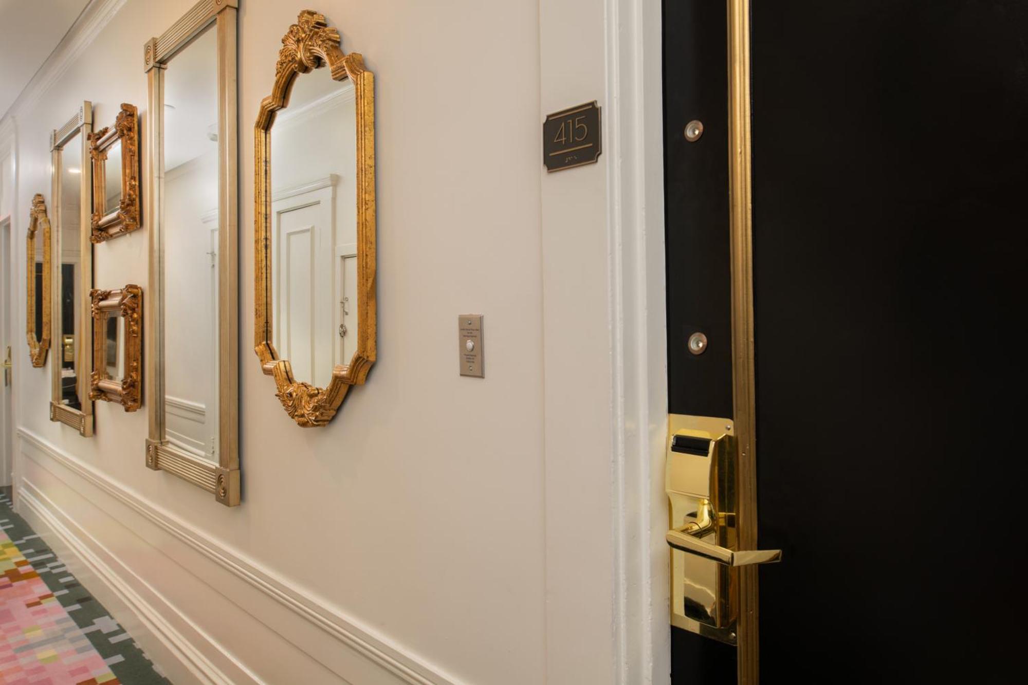 Persona Queen Mobility Accessible w or Roll Shower & Comm Features