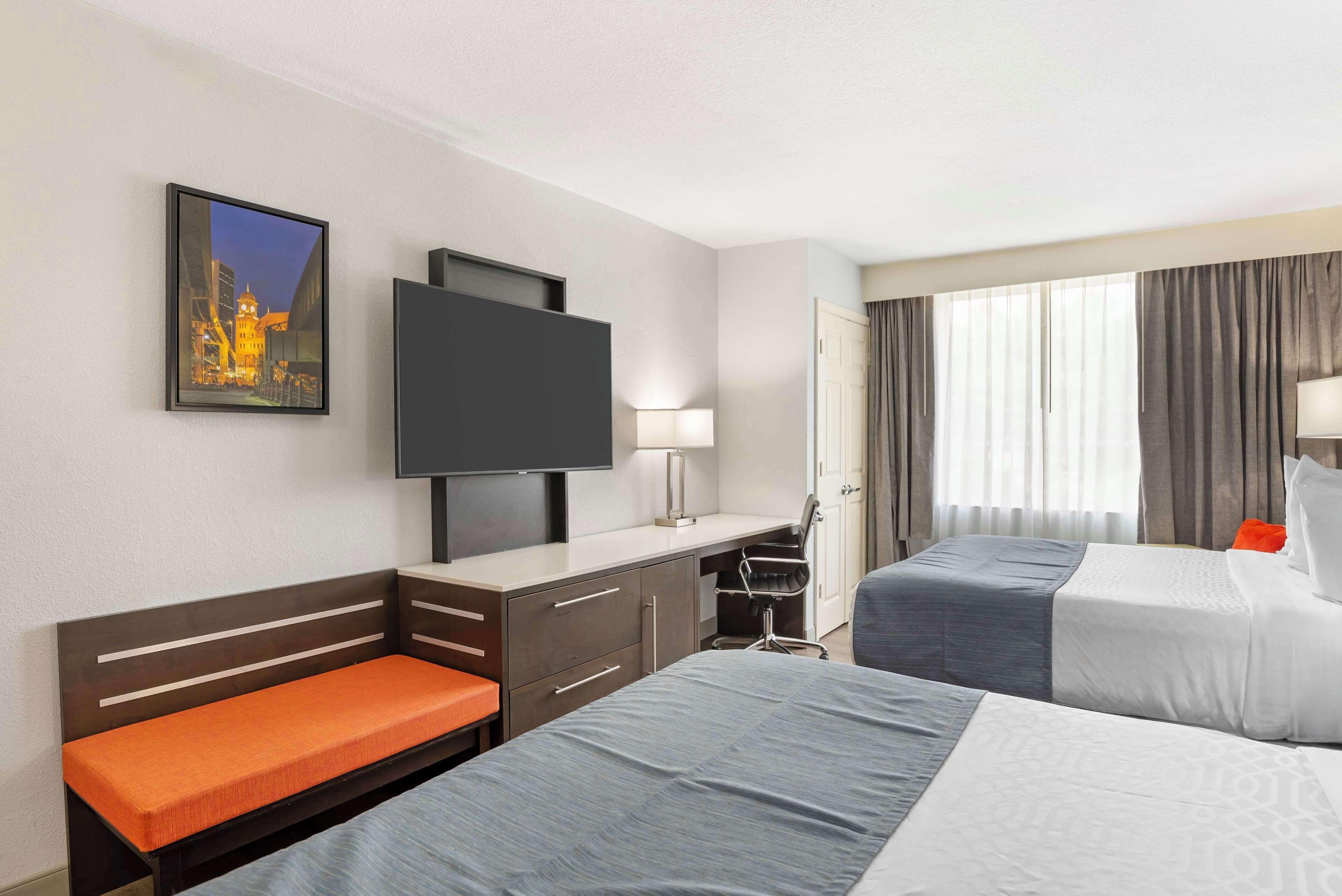 Queen Room Two Queen Beds Bath Tub Disability Access or Non-Smoking