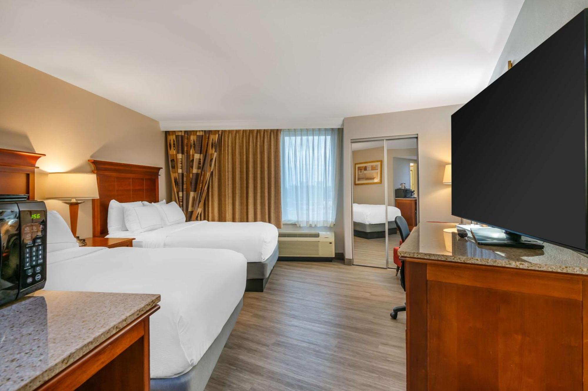 Double Room with Two Double Beds - Non-Smoking