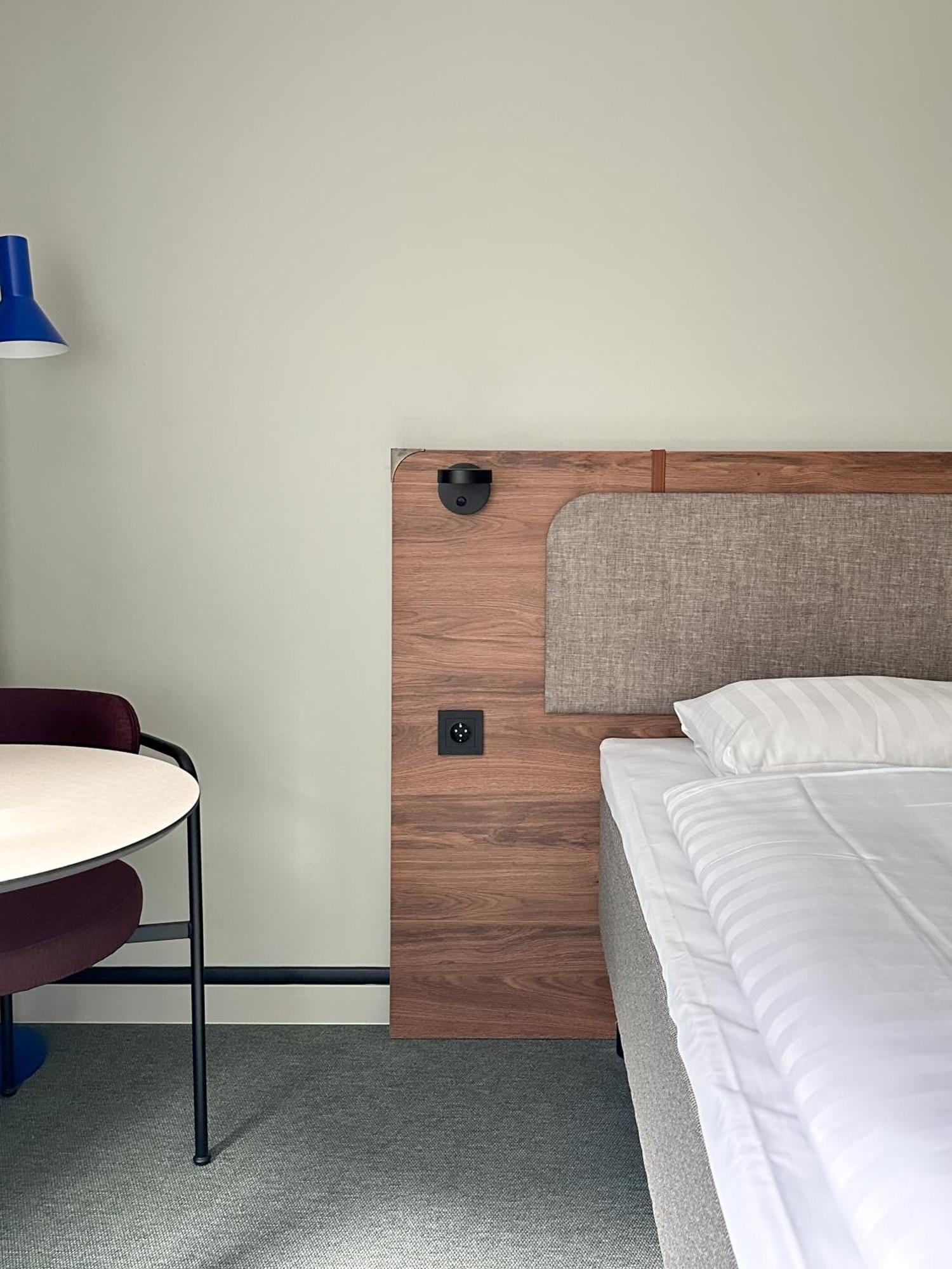 Standard Twin Room,1596009630:JPEG