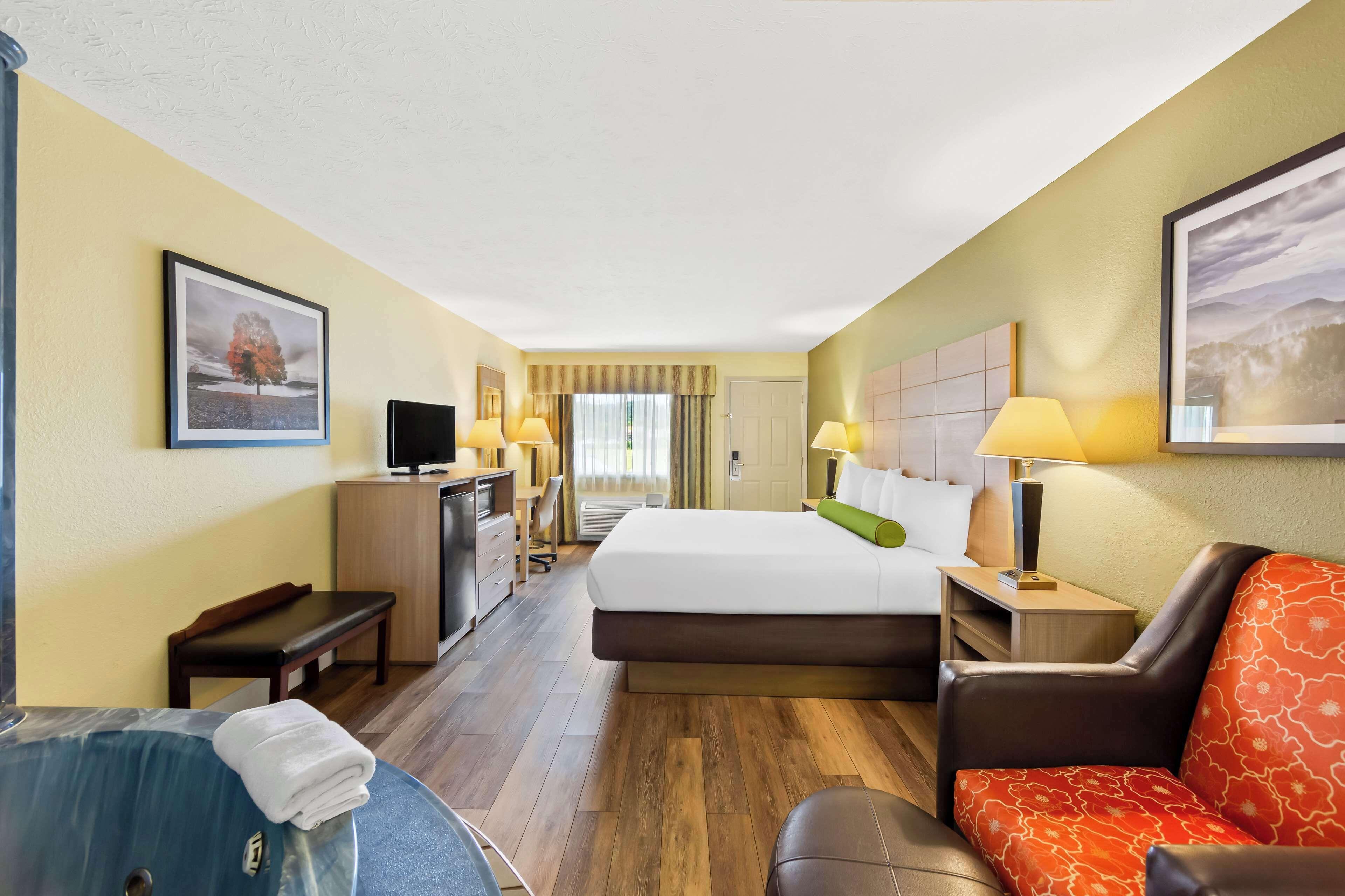King Room with Whirlpool - Non-Smoking