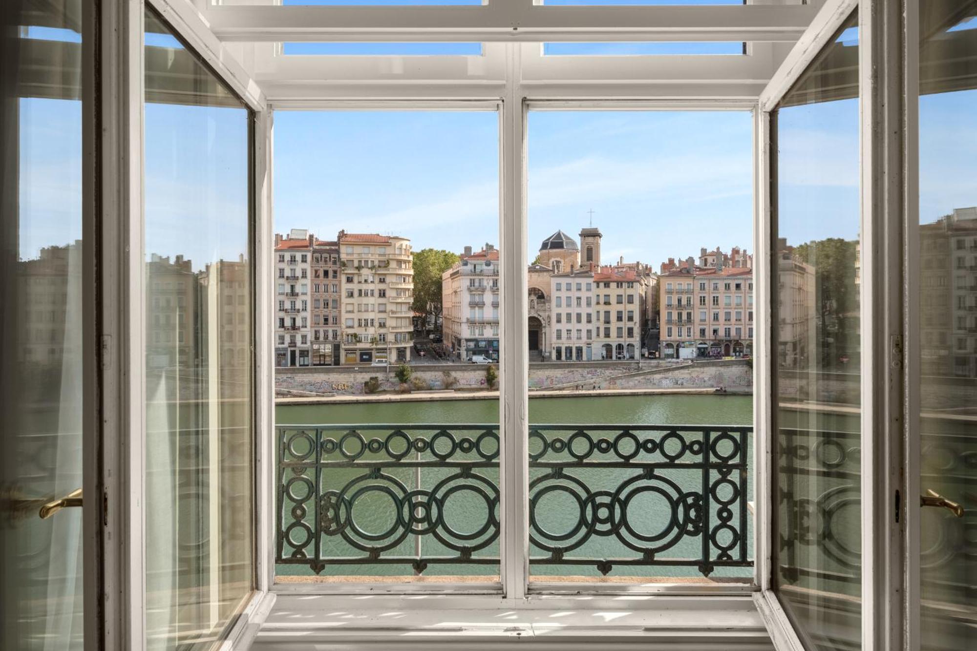 Deluxe Double Room River View