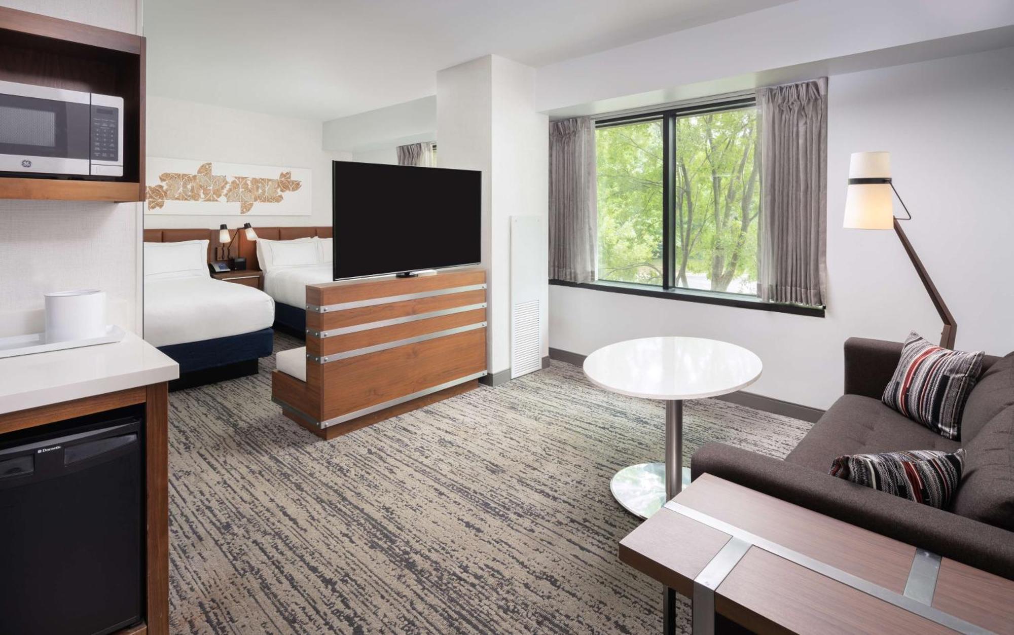Room Two Double Beds Wet Bar
