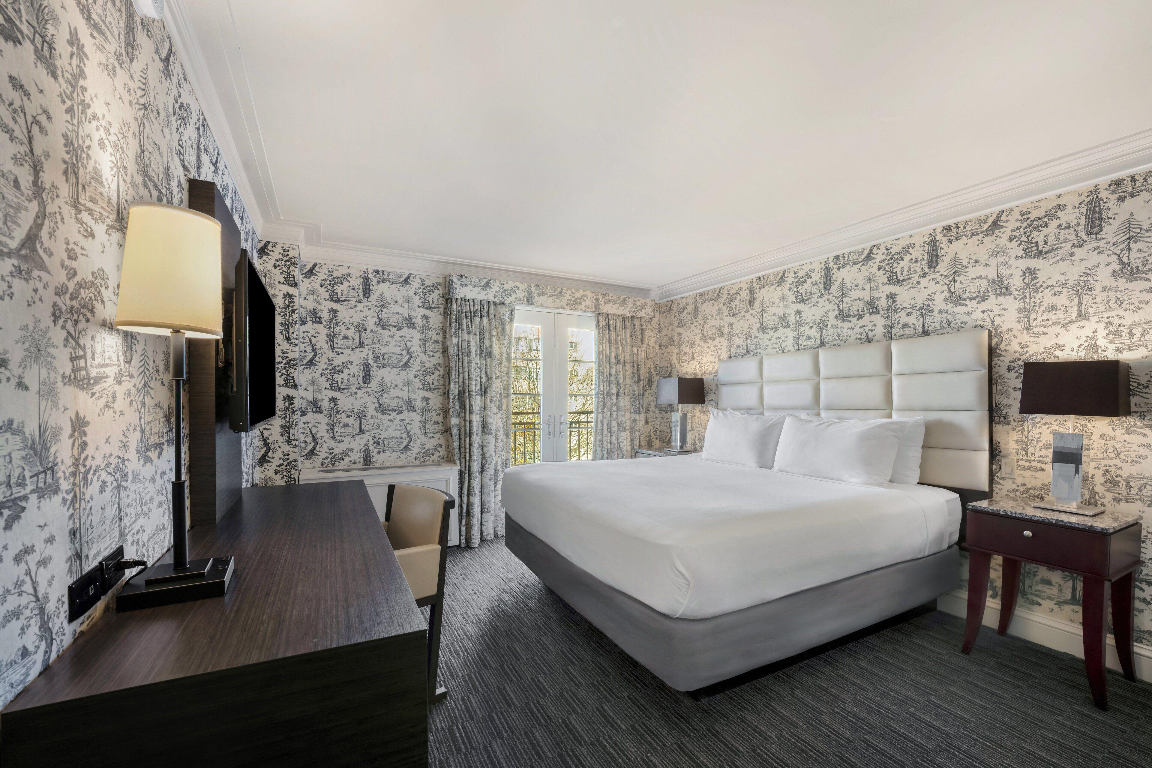 Deluxe King Room