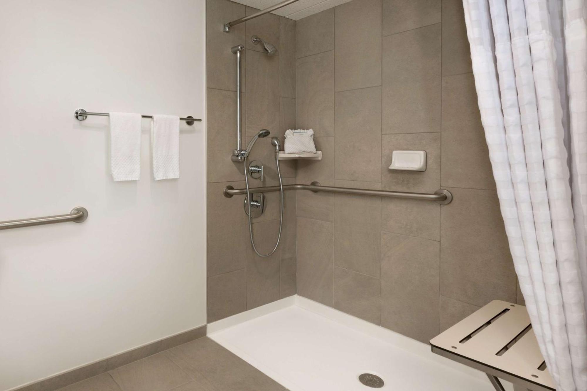 One-Bedroom Suite Two Double Beds Roll Shower Mobility Access or Non-Smoking