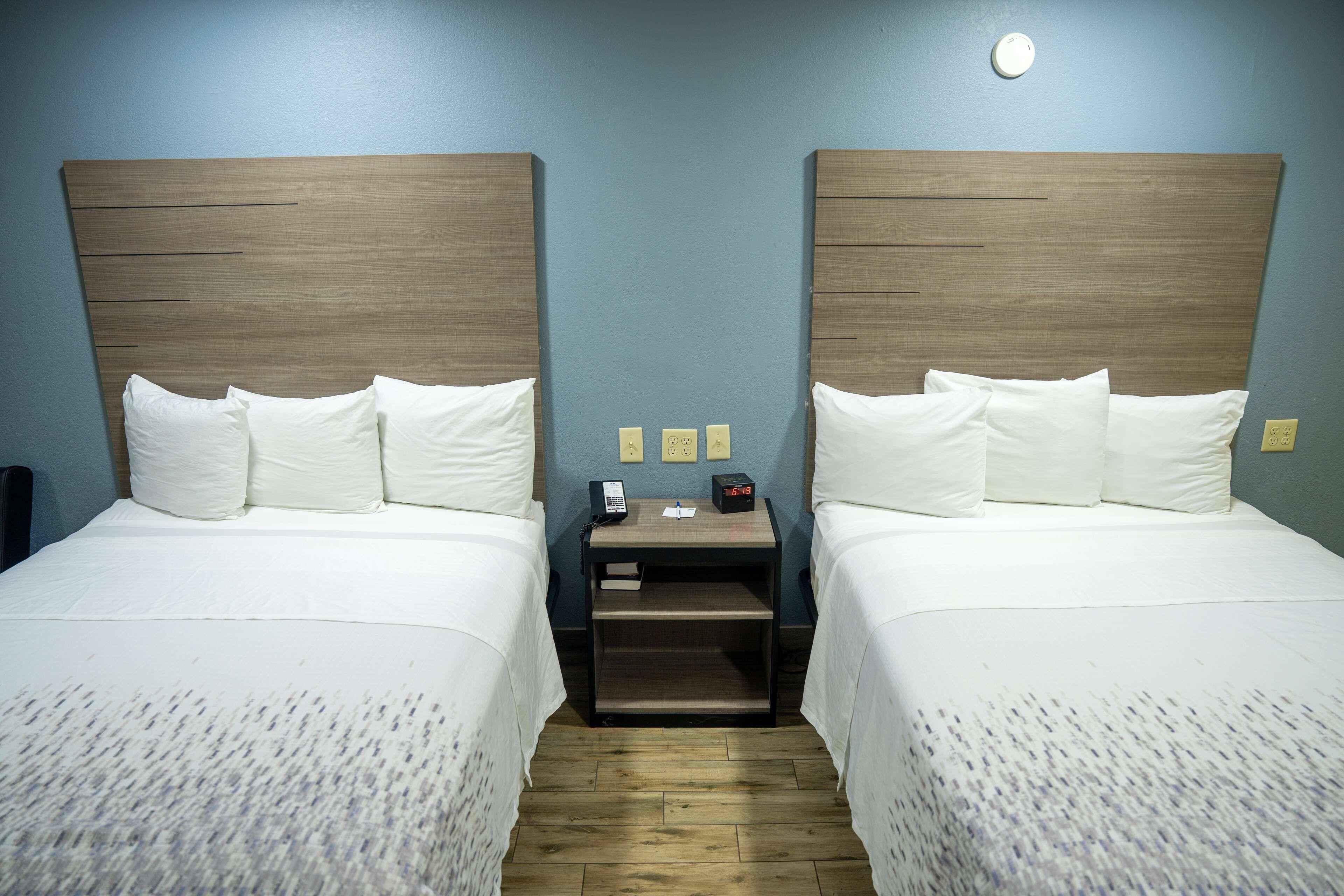 Queen Room Two Queen Beds Non Smoking