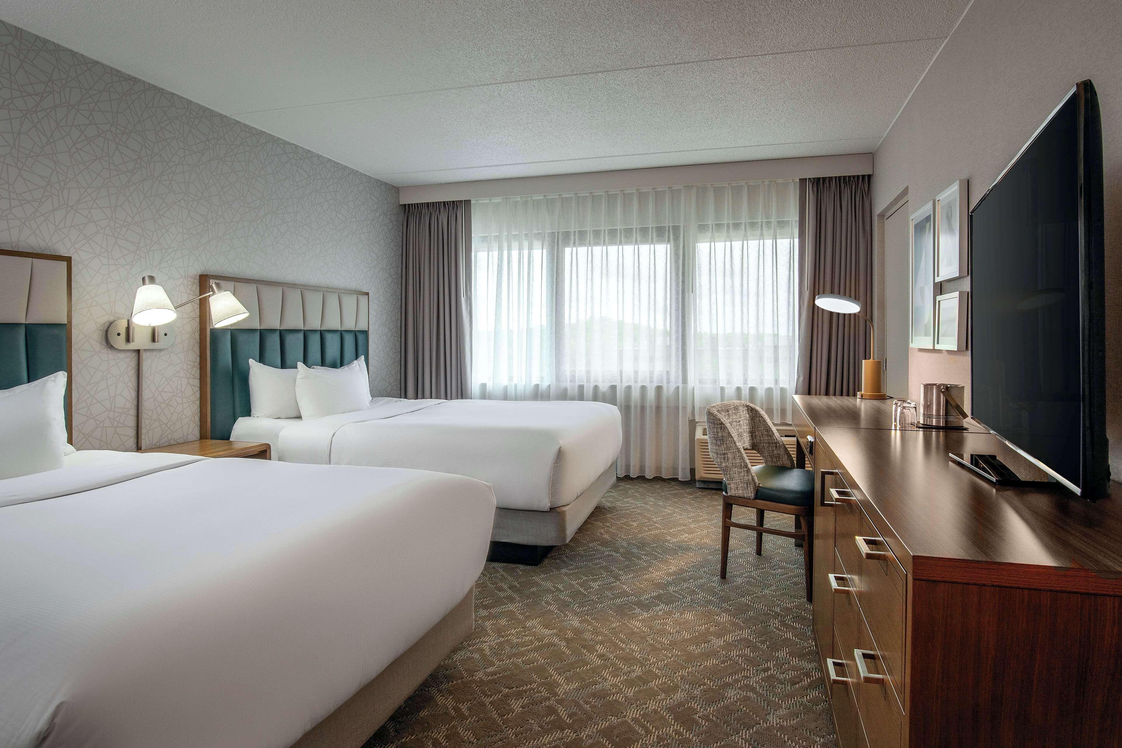 Queen Room with Two Queen Beds - Hearing Access