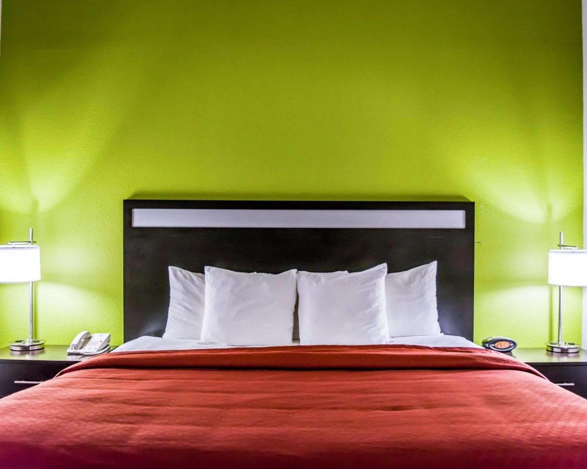 King Bed Suite Non-Smoking