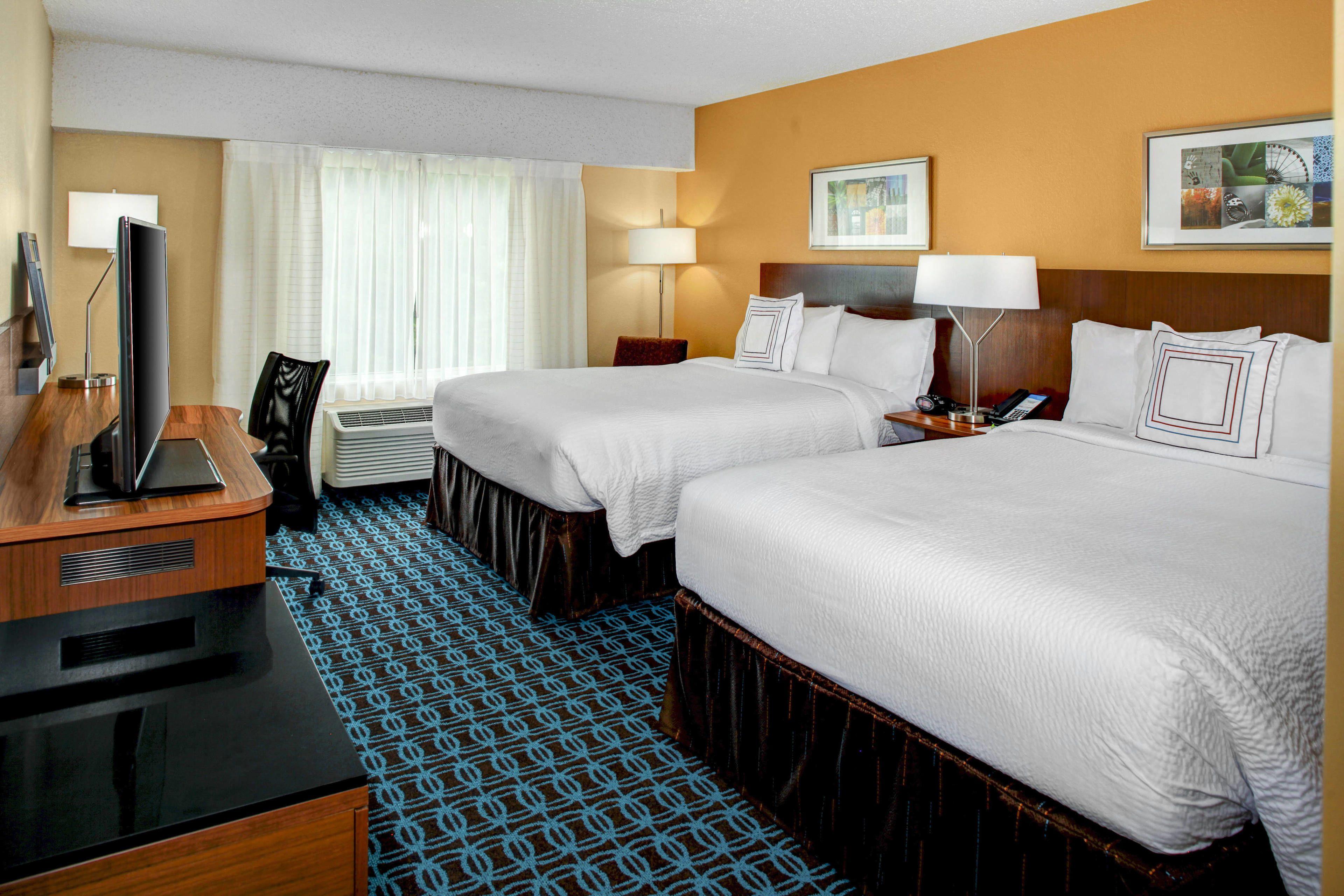 Queen Room with Two Queen Beds - Hearing Accessible