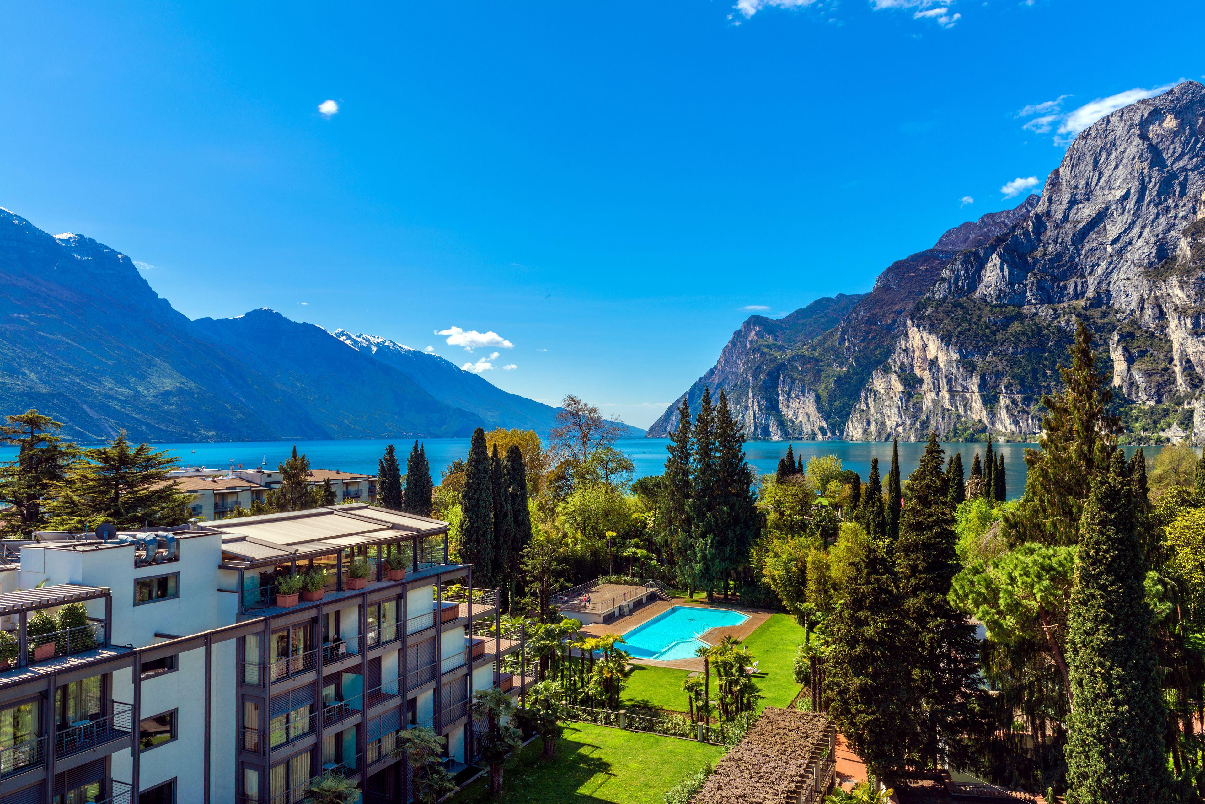 Deluxe Double Room Lake View
