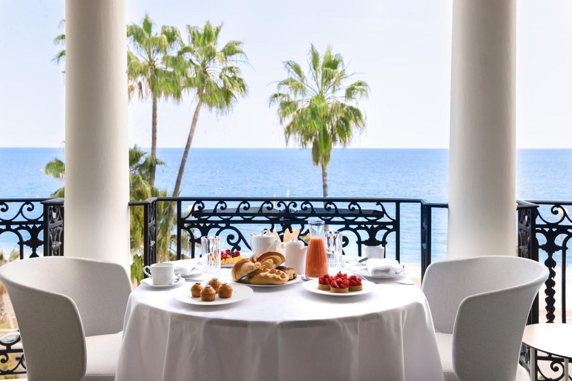 Two Bedroom Signature Suite Terrace Sea view