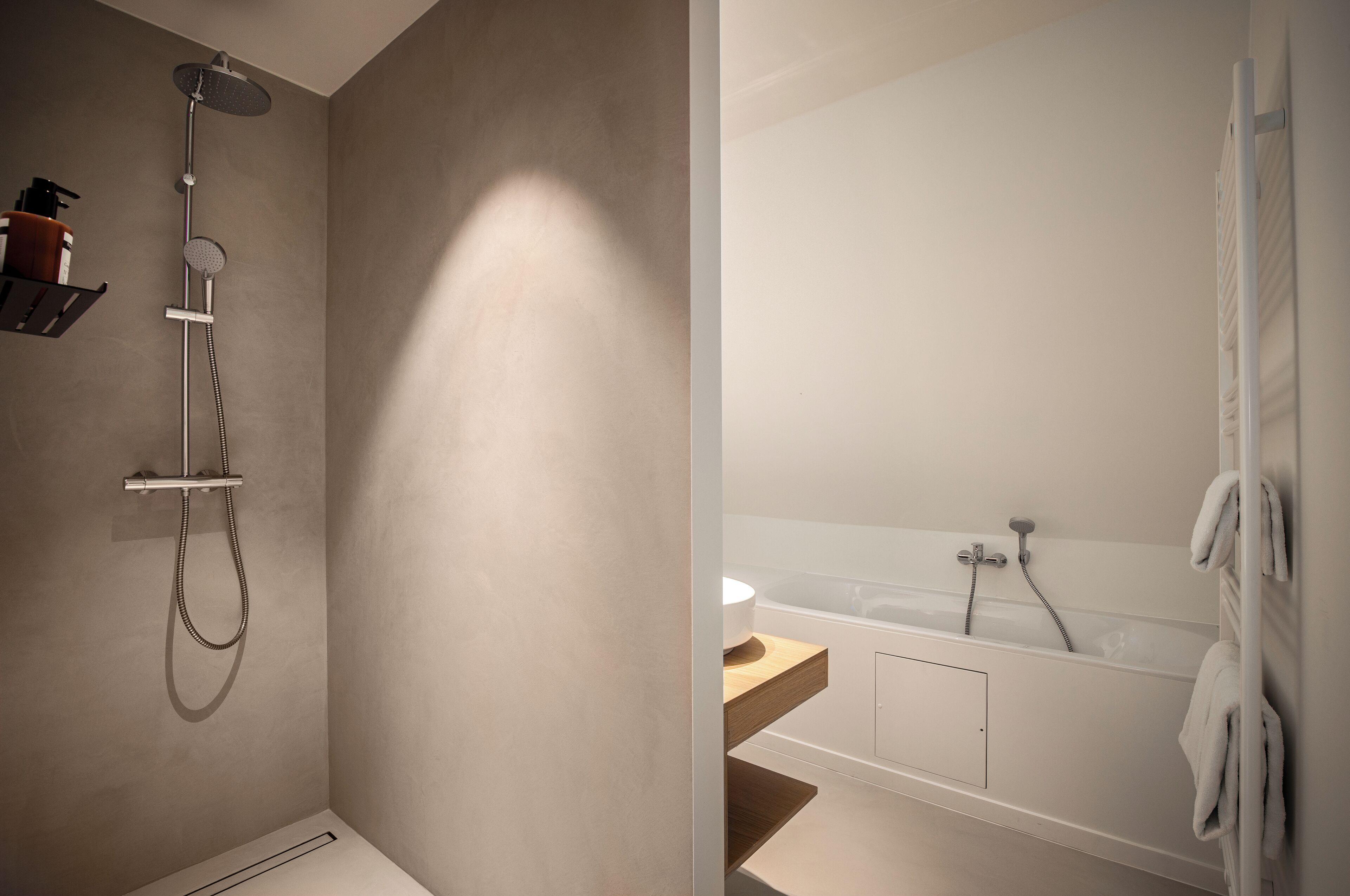 Deluxe Double Room Bath