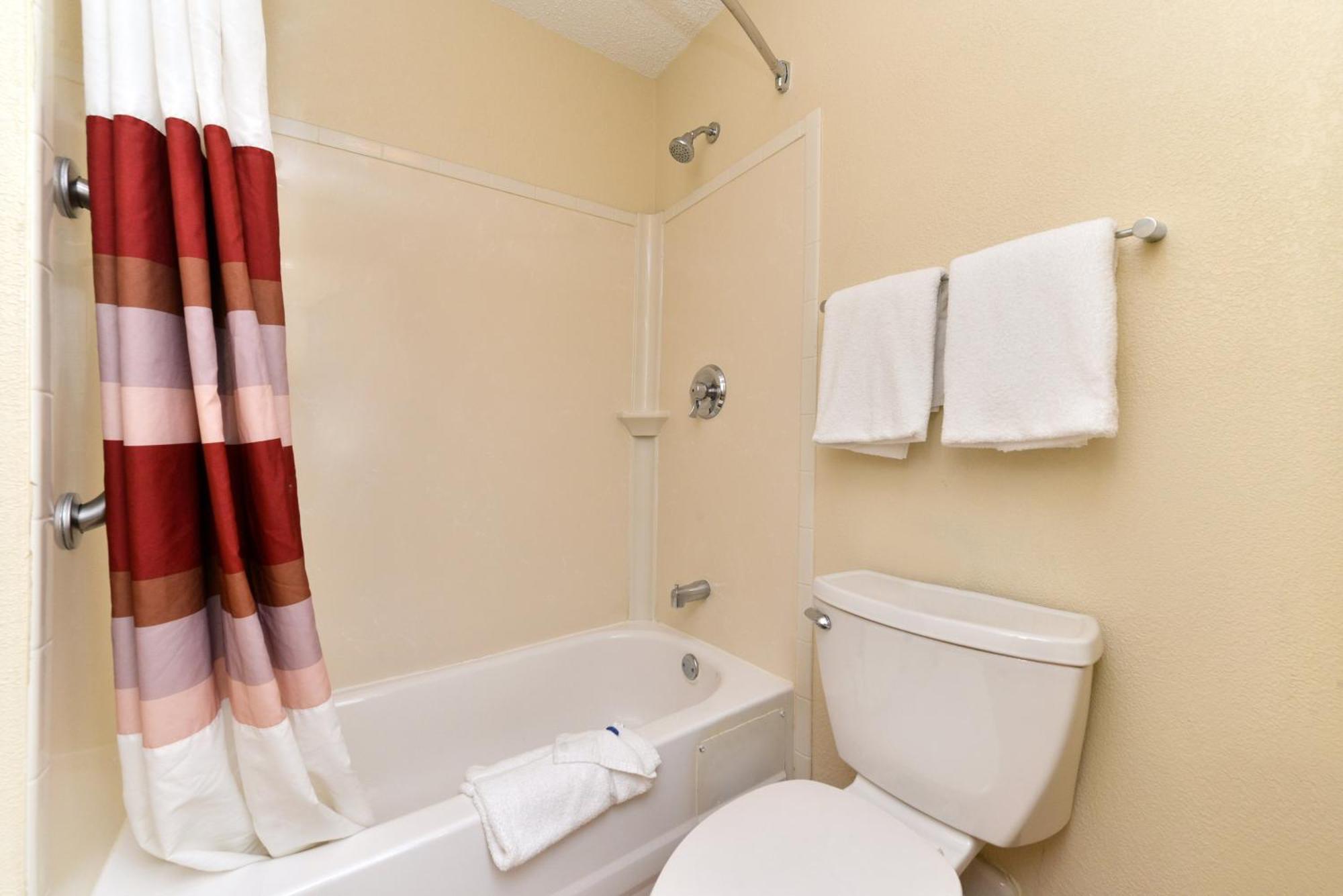 Deluxe Room Two Double Beds Smoke