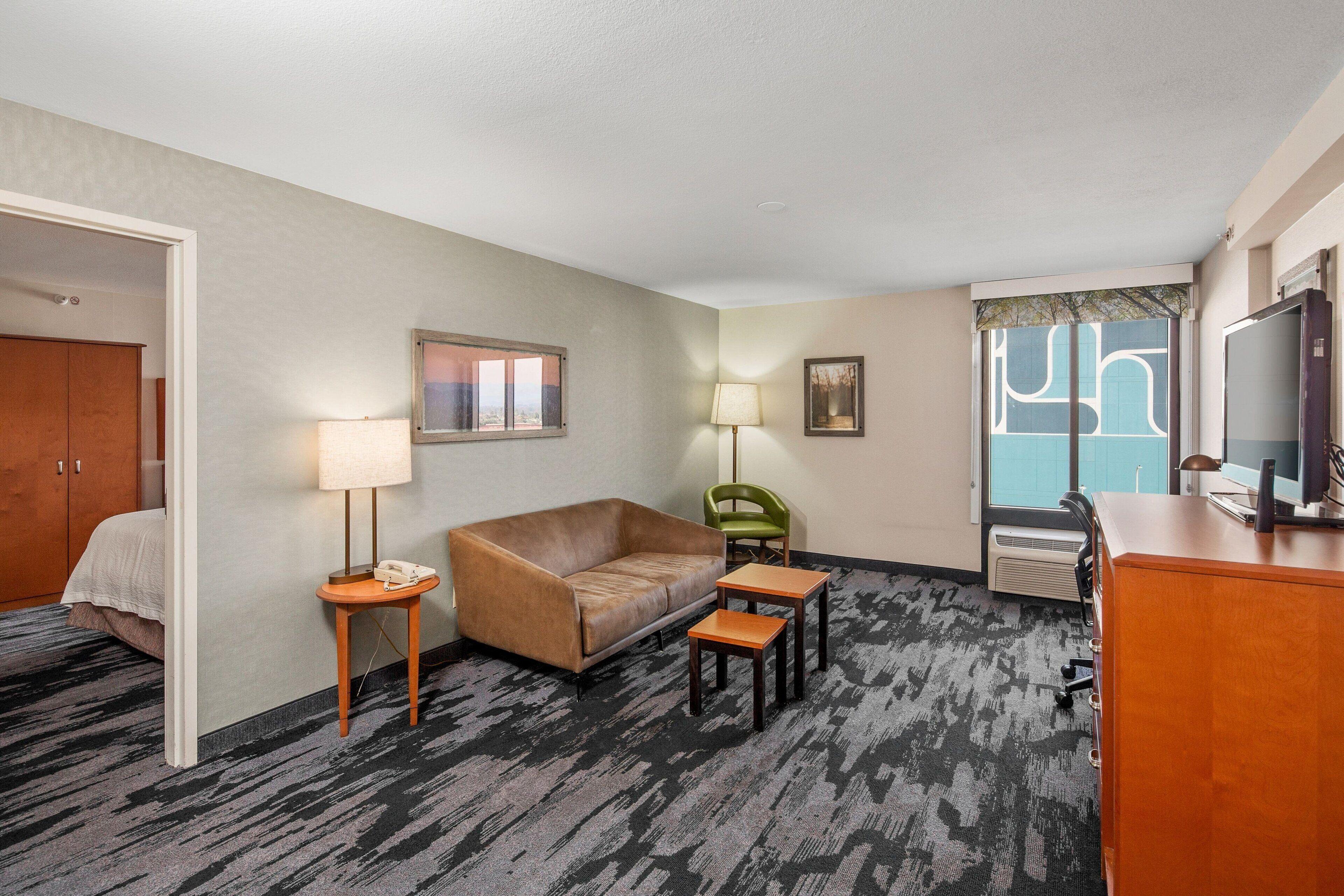 One-Bedroom Queen Suite with Two Queen Beds