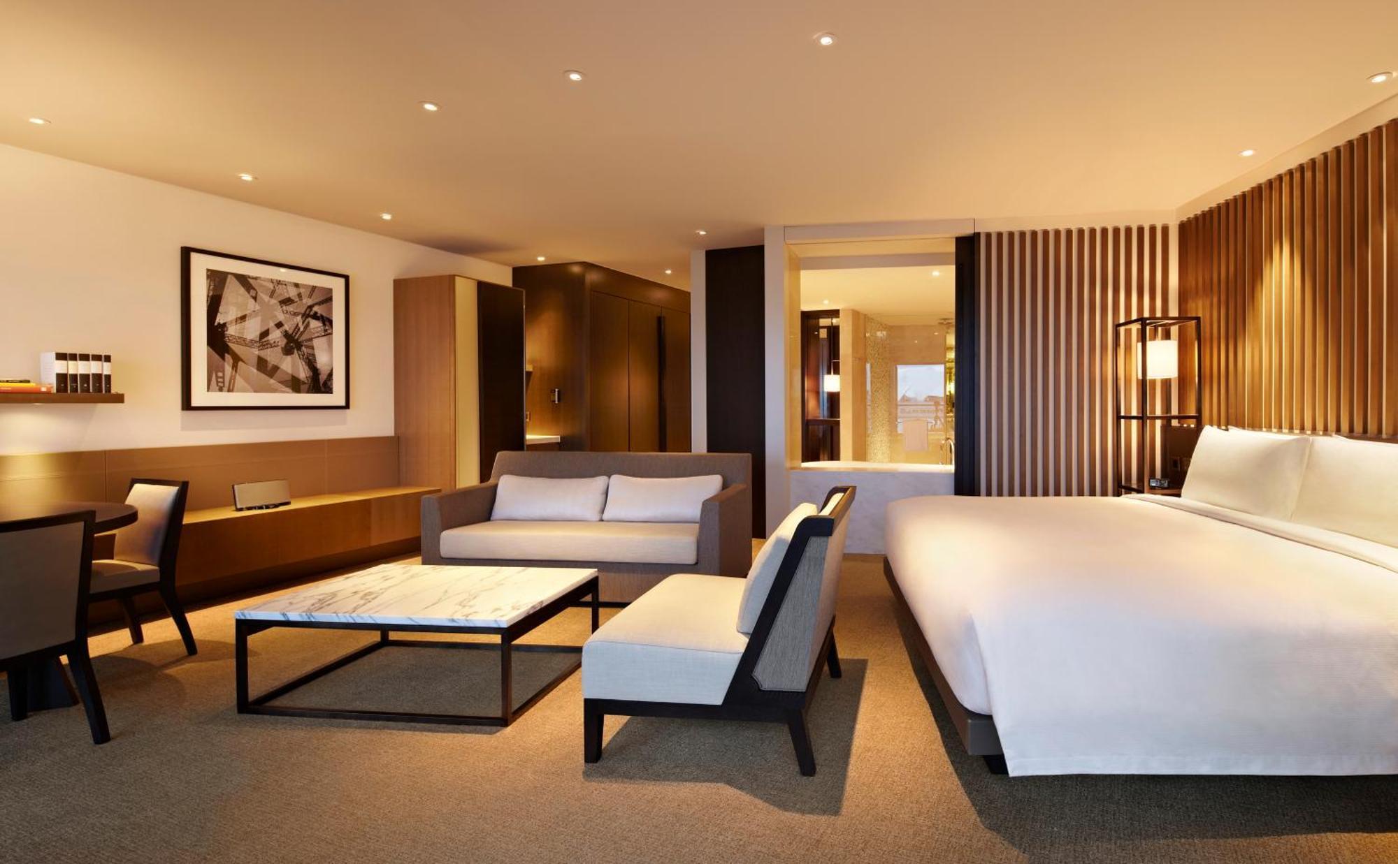 1 King Bed Deluxe,1553790118:JPEG