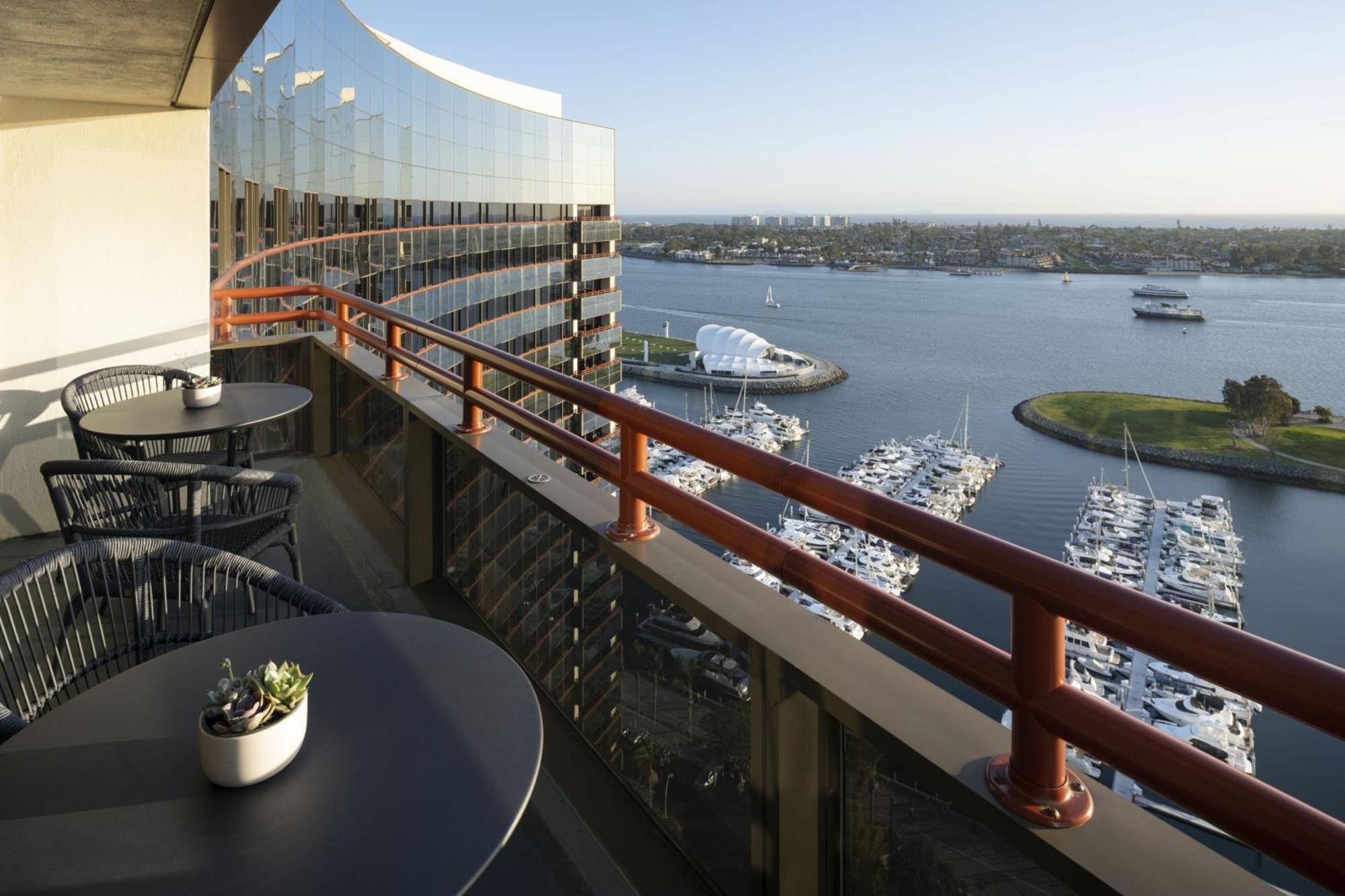 One-Bedroom Admiral King Suite