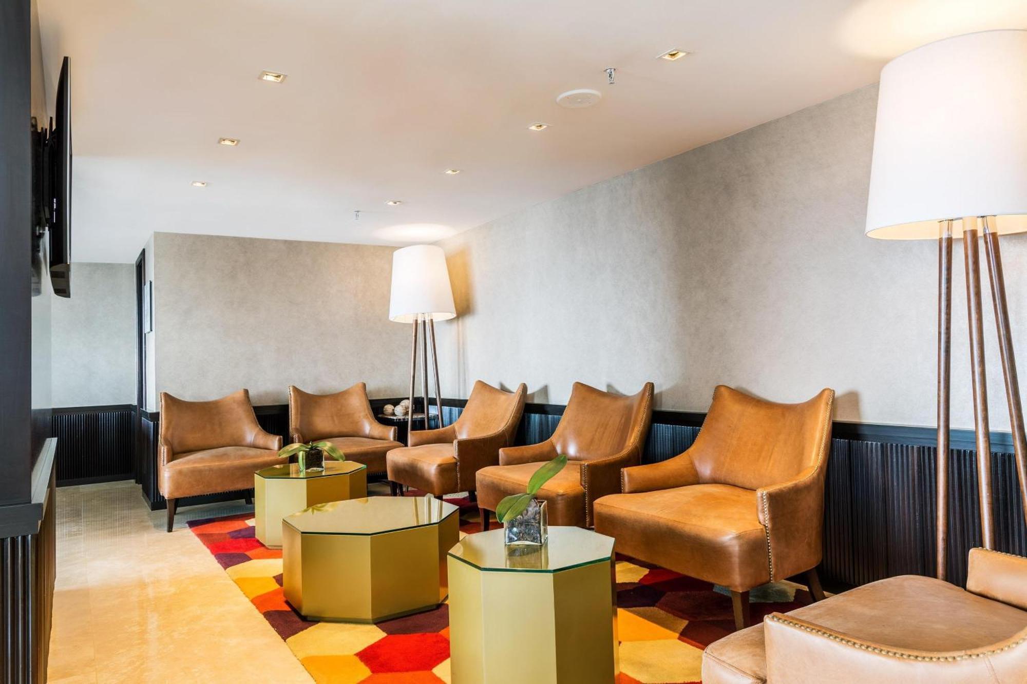 San Martin Suite Club Lounge