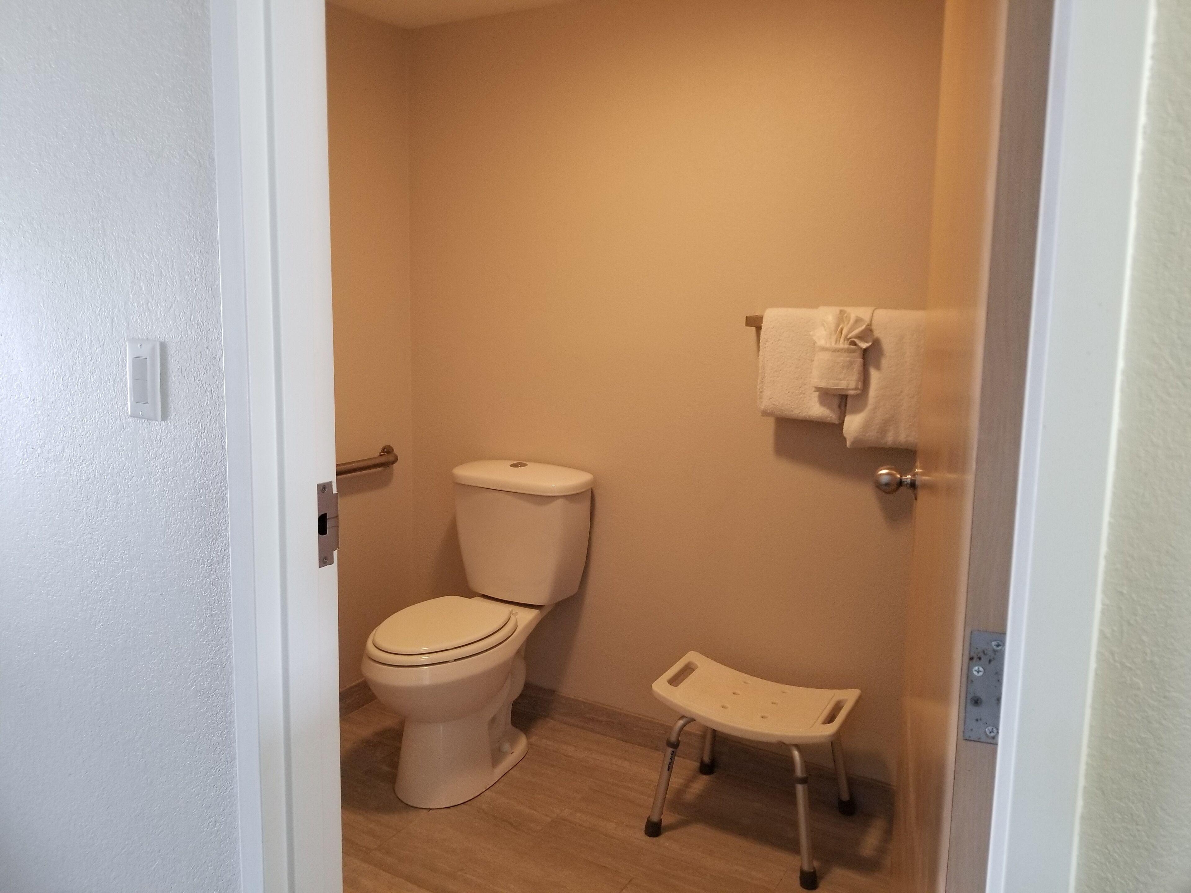 King Room Tub Disability Access or Non Smoking or Exterior Corridor