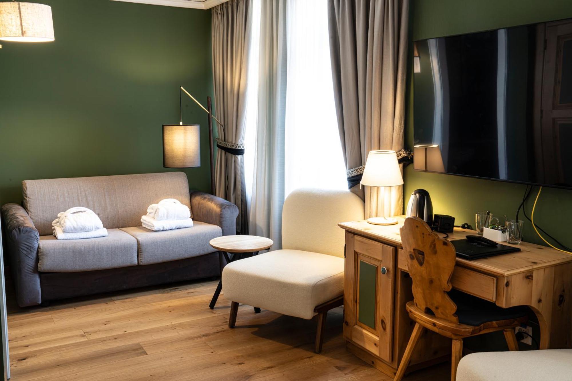 Superior King Room
