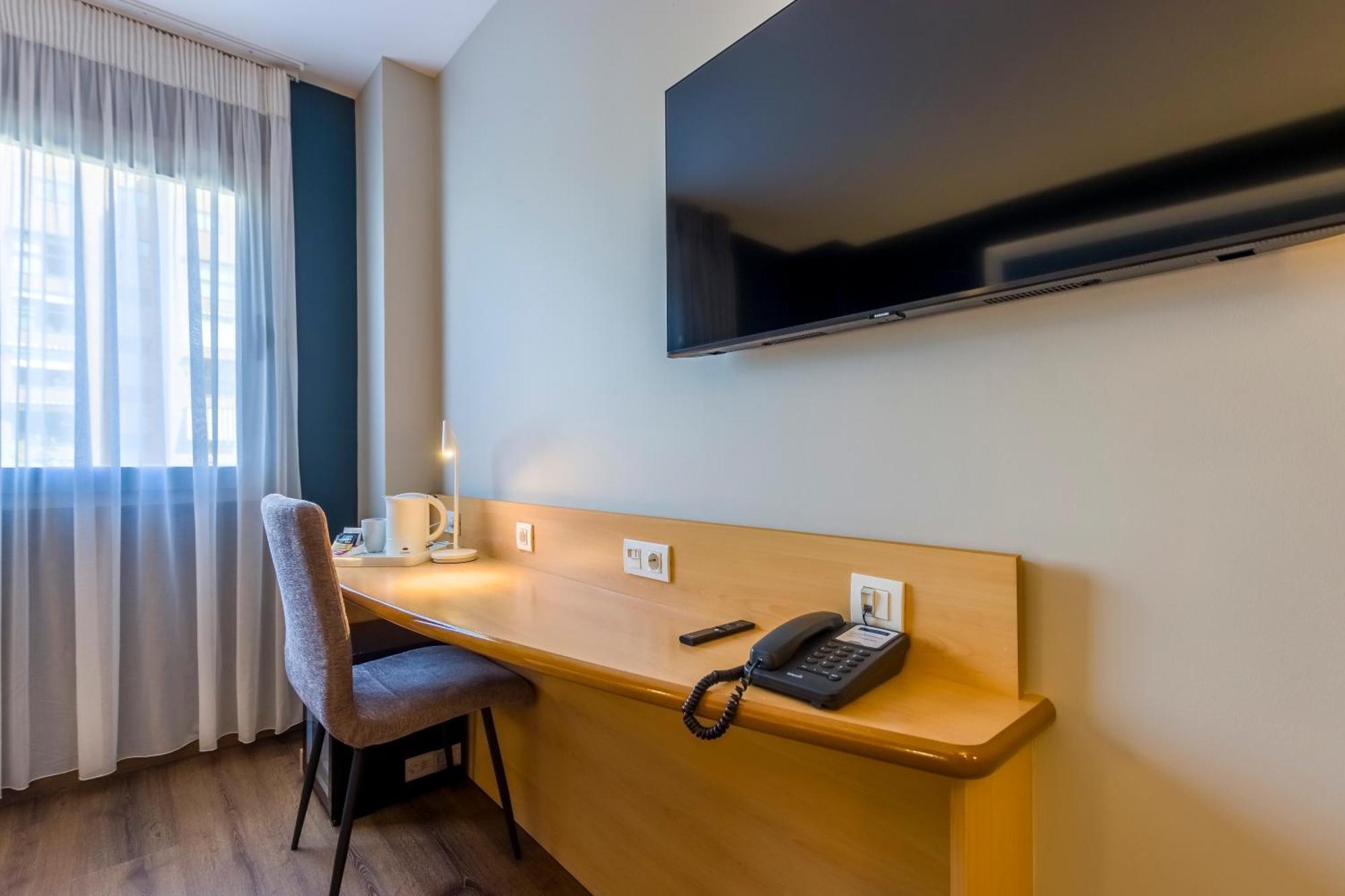 Chambre Lits Jumeaux pour Personnes à Mobilité Réduite