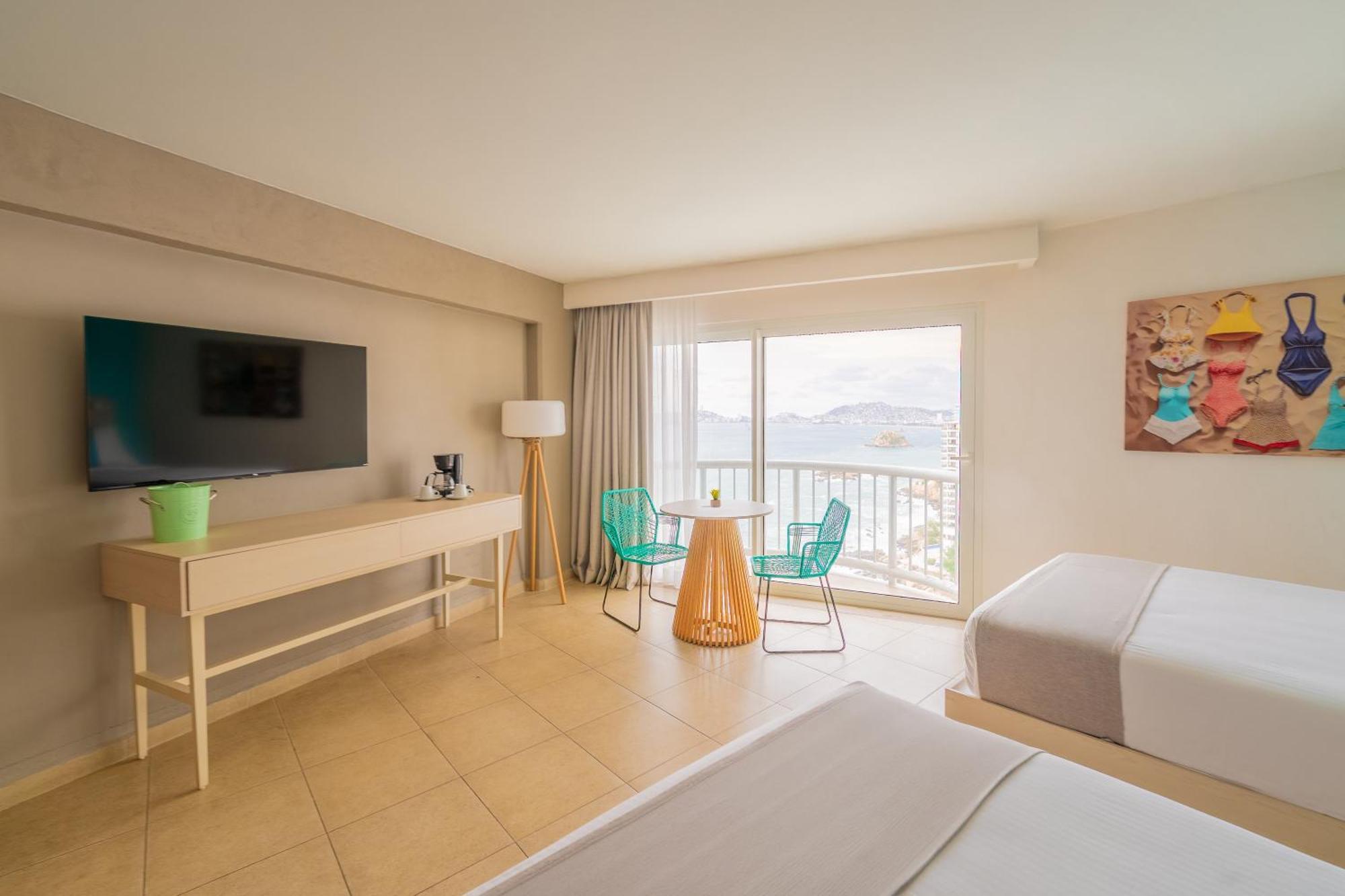 Confort Standard Room Sea Partial View
