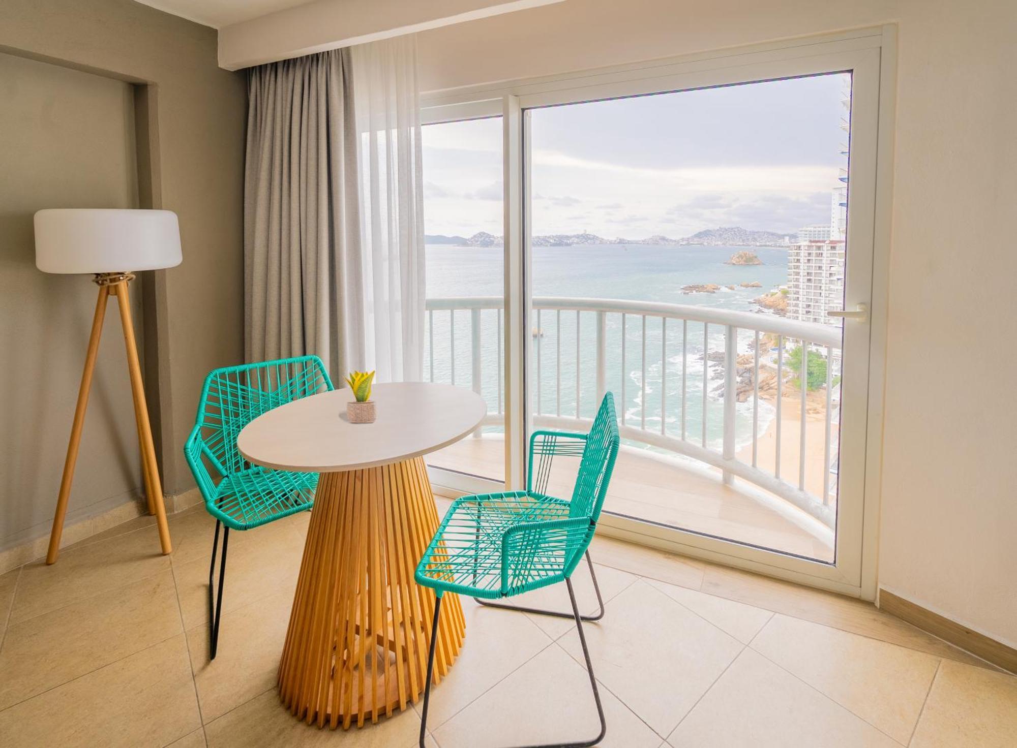 Confort Standard Room Sea Partial View