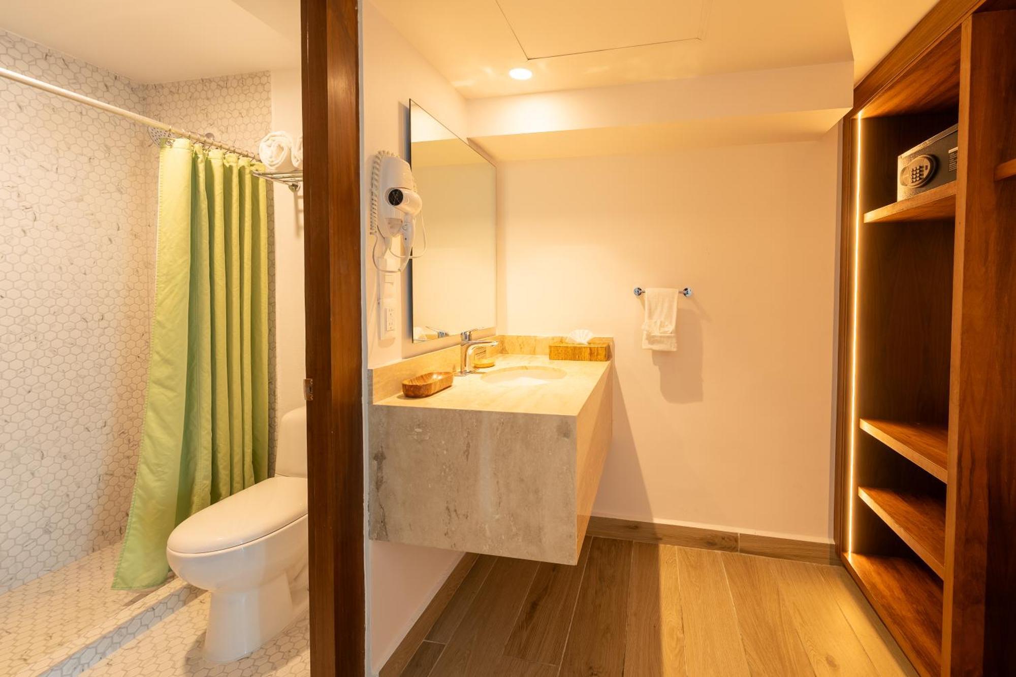 Superior King Room Sea View