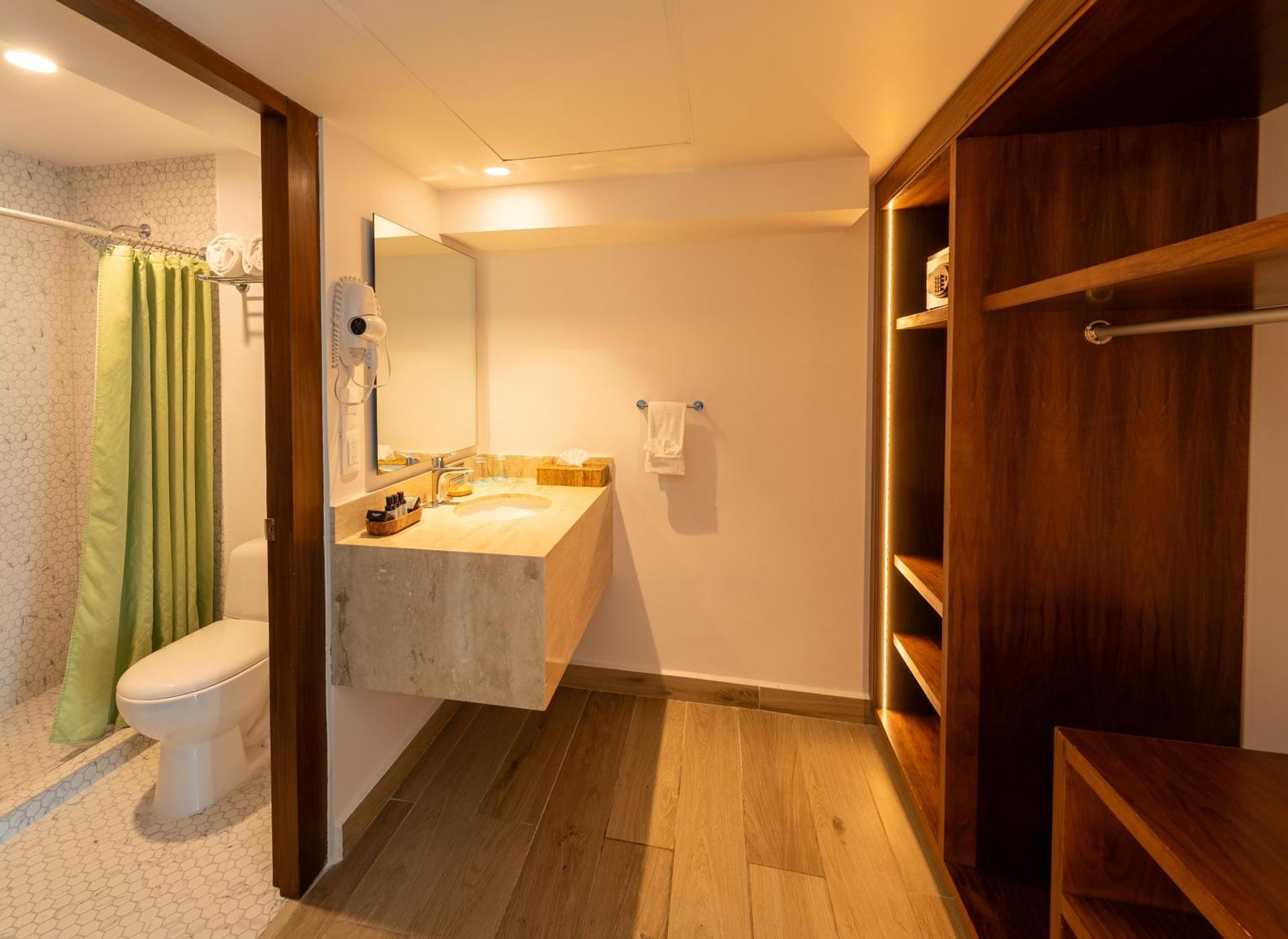 Superior King Room Sea View