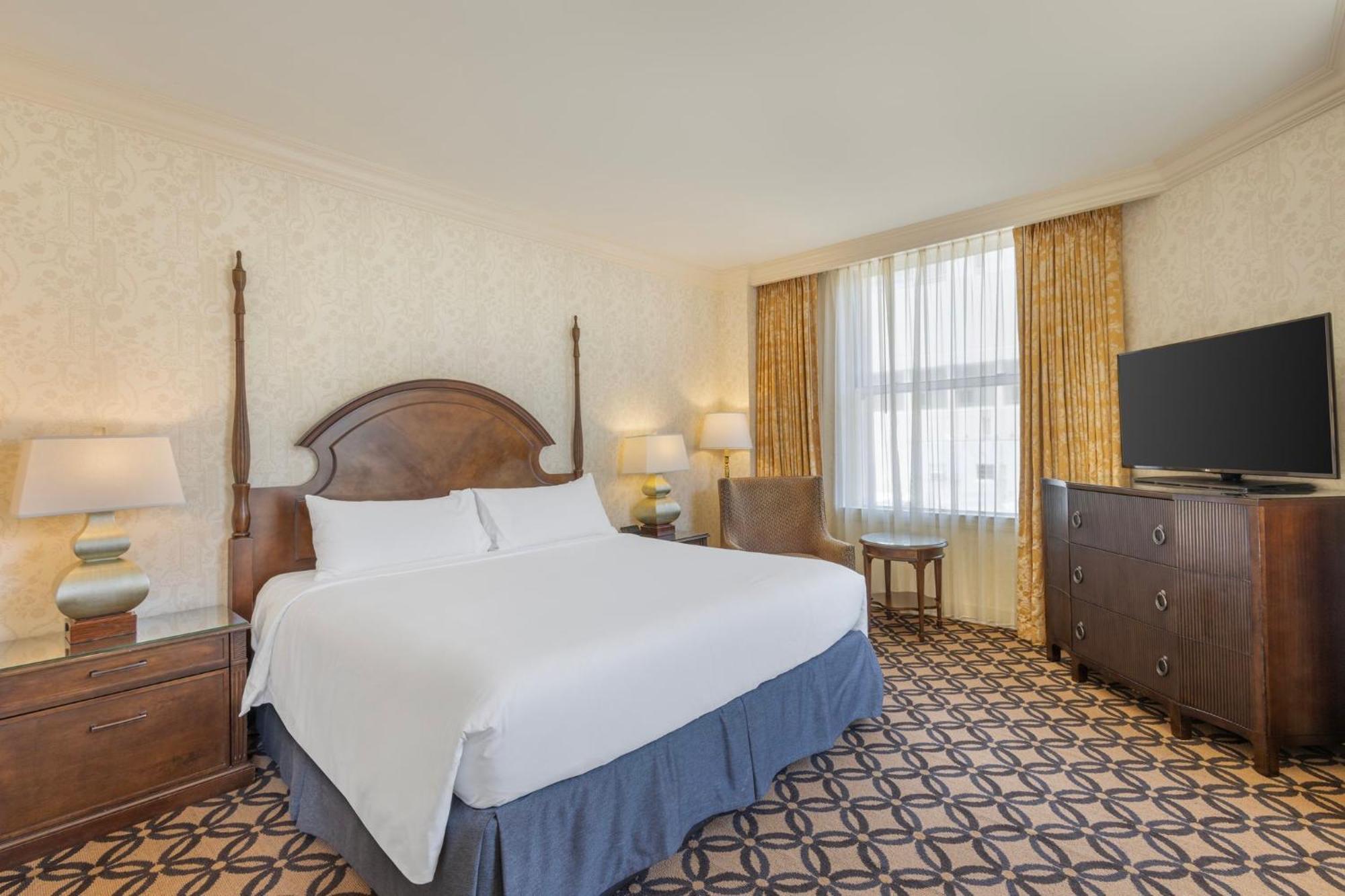 California Suite 1 King Bed