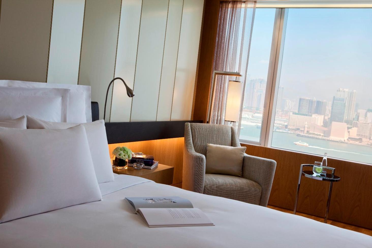 Twin Room Victoria Harbour View