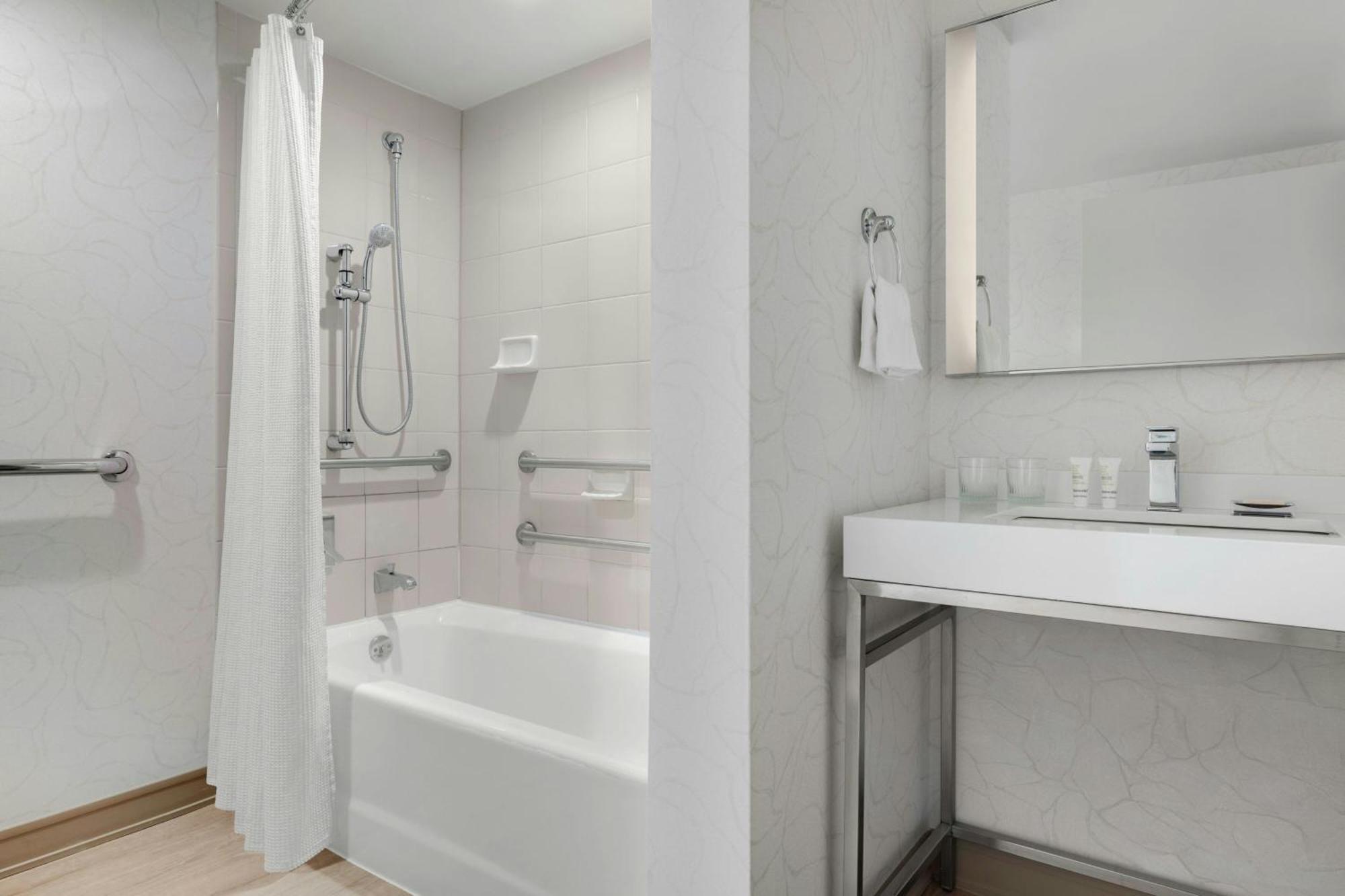 Deluxe Guest Room Two Queen Beds High Floor