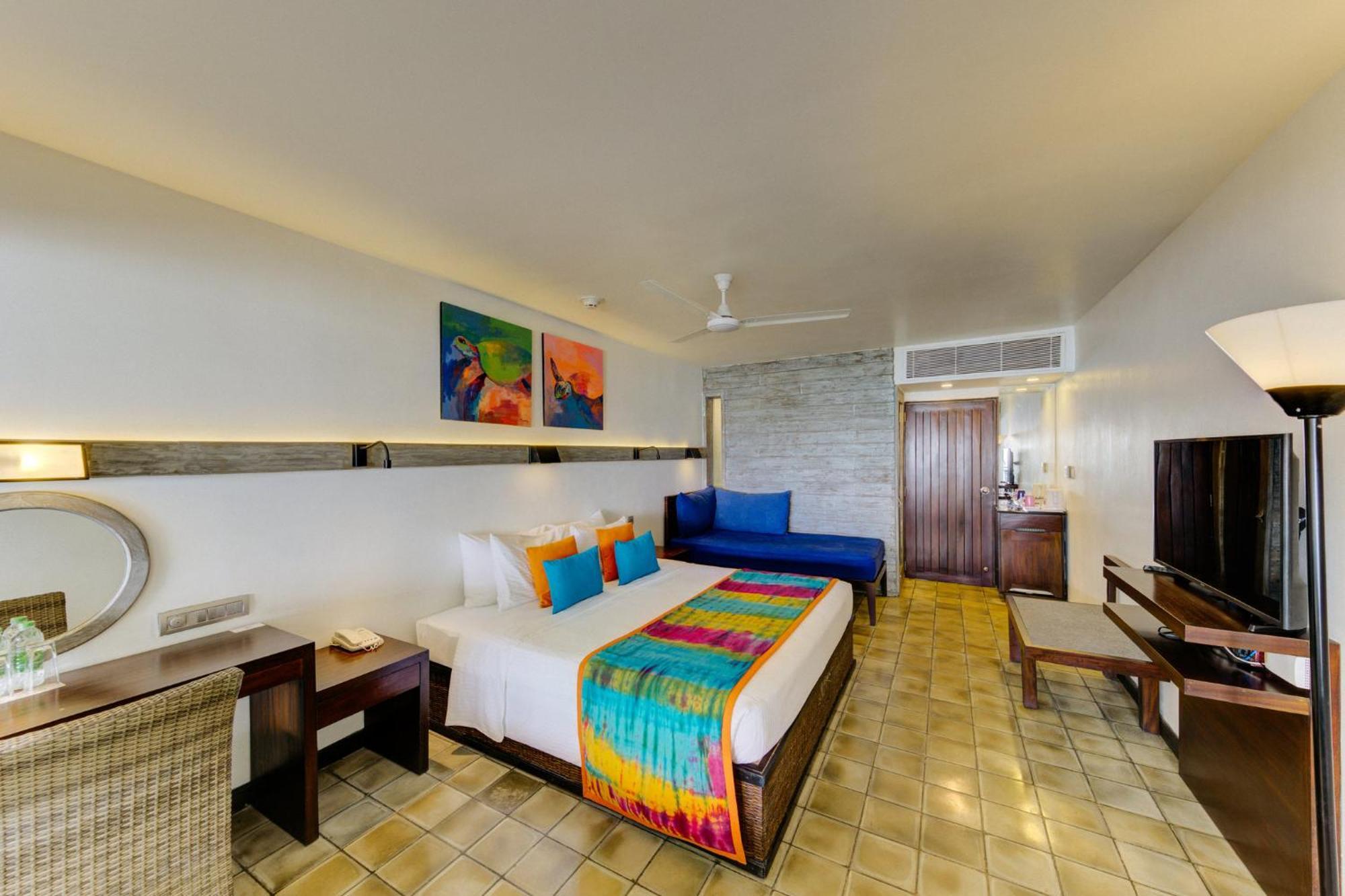 Ocean Vista King Room Balcony on F&B on SPA