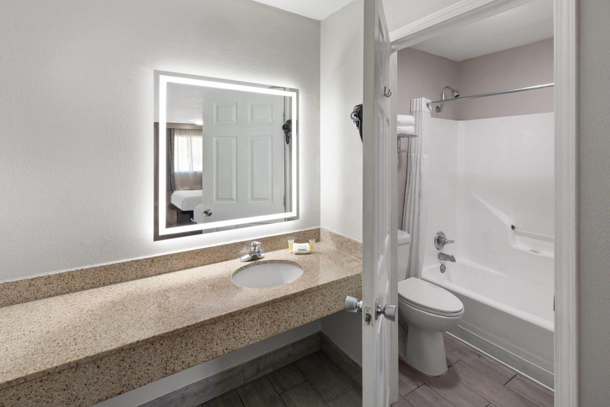 Deluxe Double Room Two Double Beds Non-Smoking