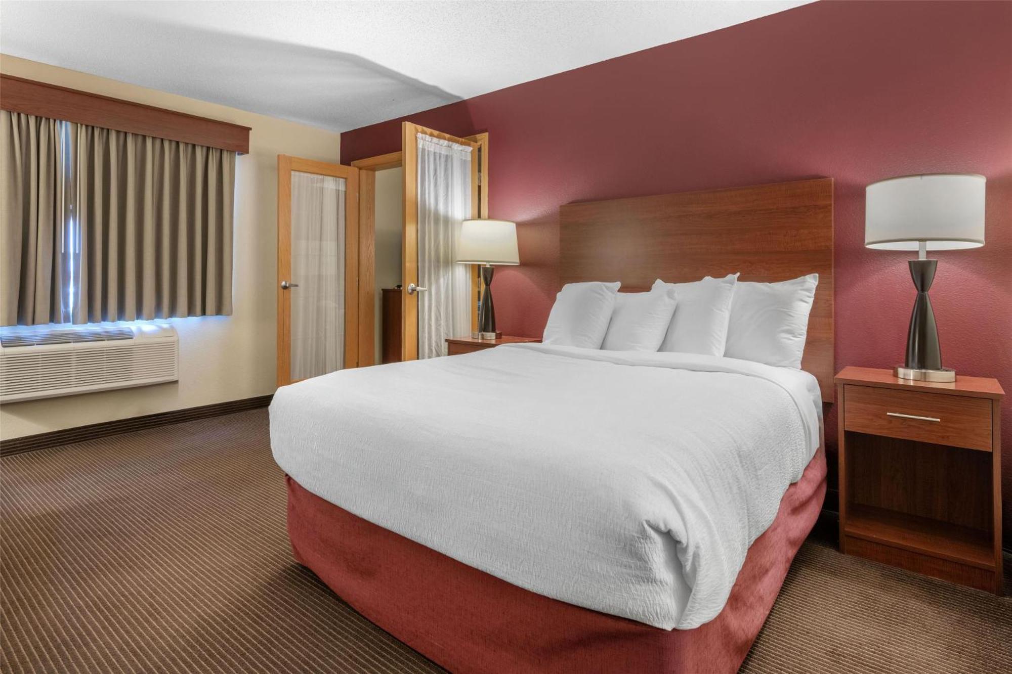 Queen Suite with Sofa Bed and Jetted Tub