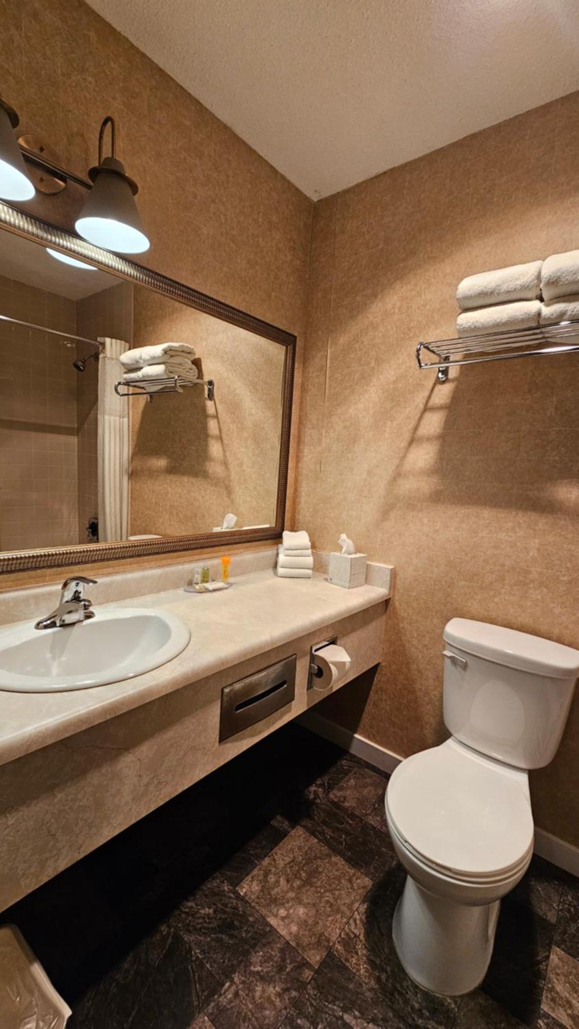 Standard Queen Room